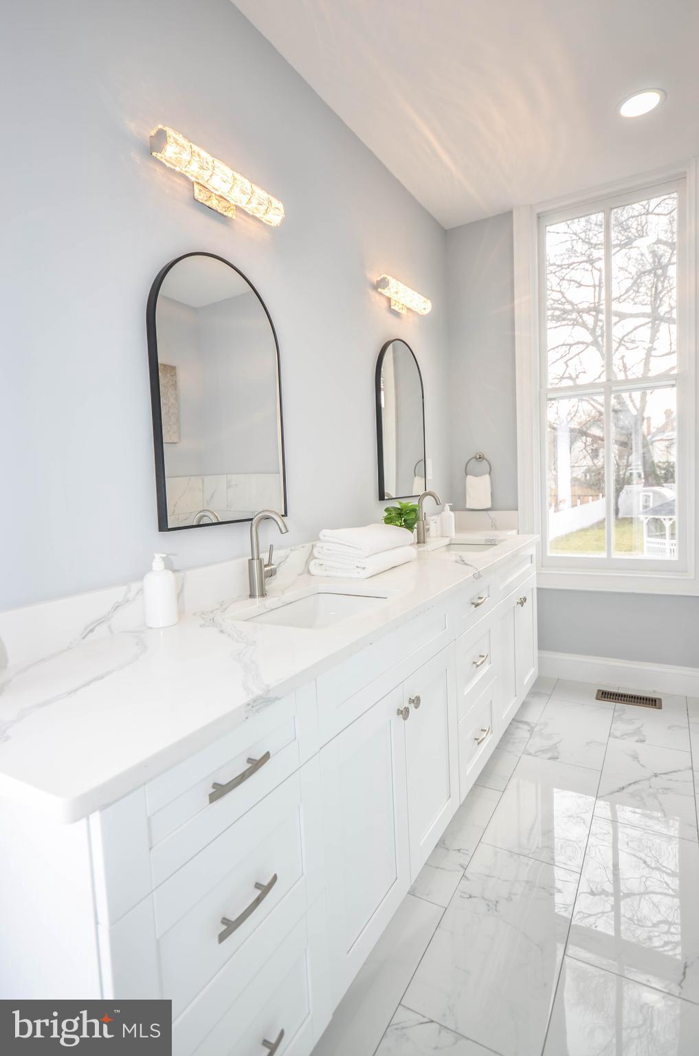 CHARLTON HEIGHTS - Residential