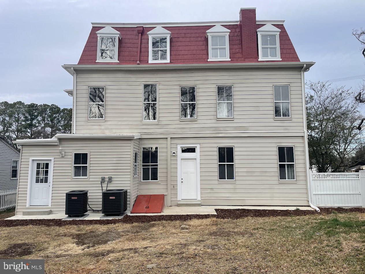 CHARLTON HEIGHTS - Residential