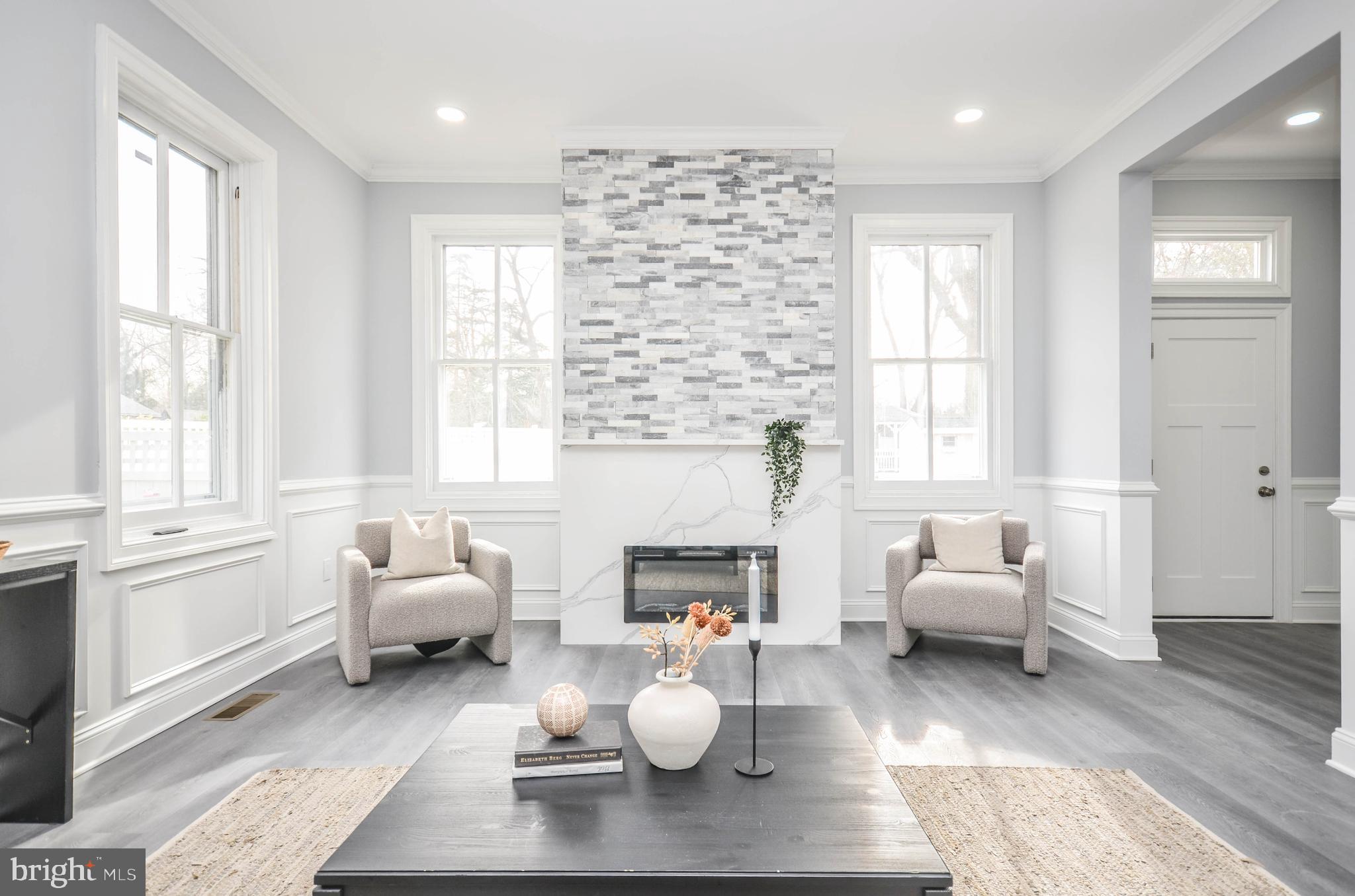 CHARLTON HEIGHTS - Residential