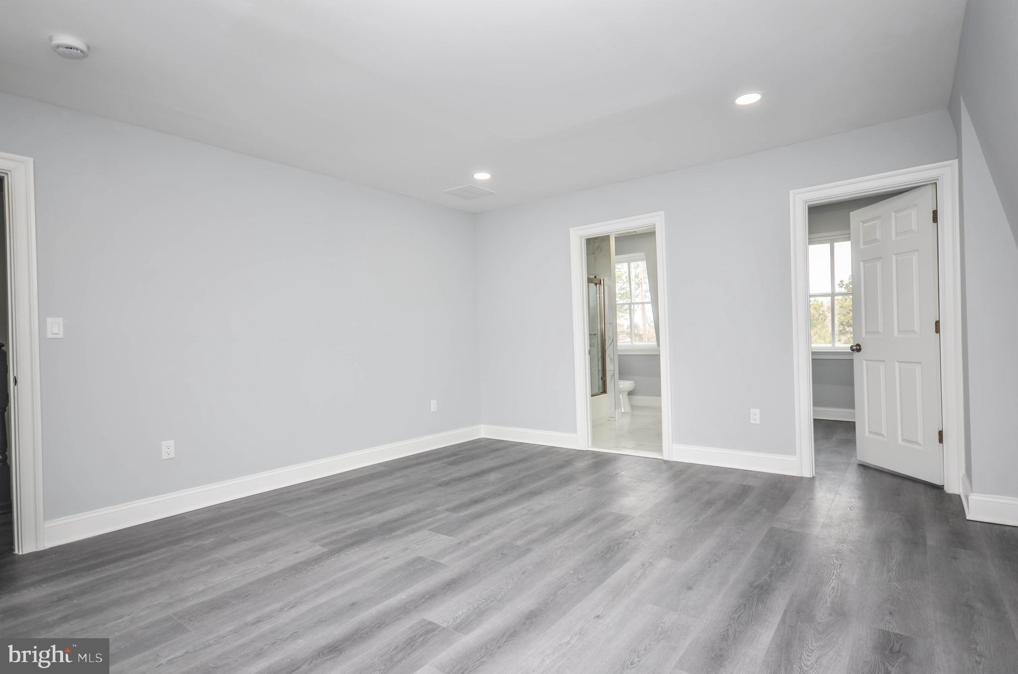 CHARLTON HEIGHTS - Residential