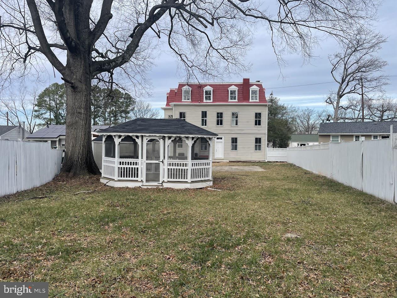 CHARLTON HEIGHTS - Residential