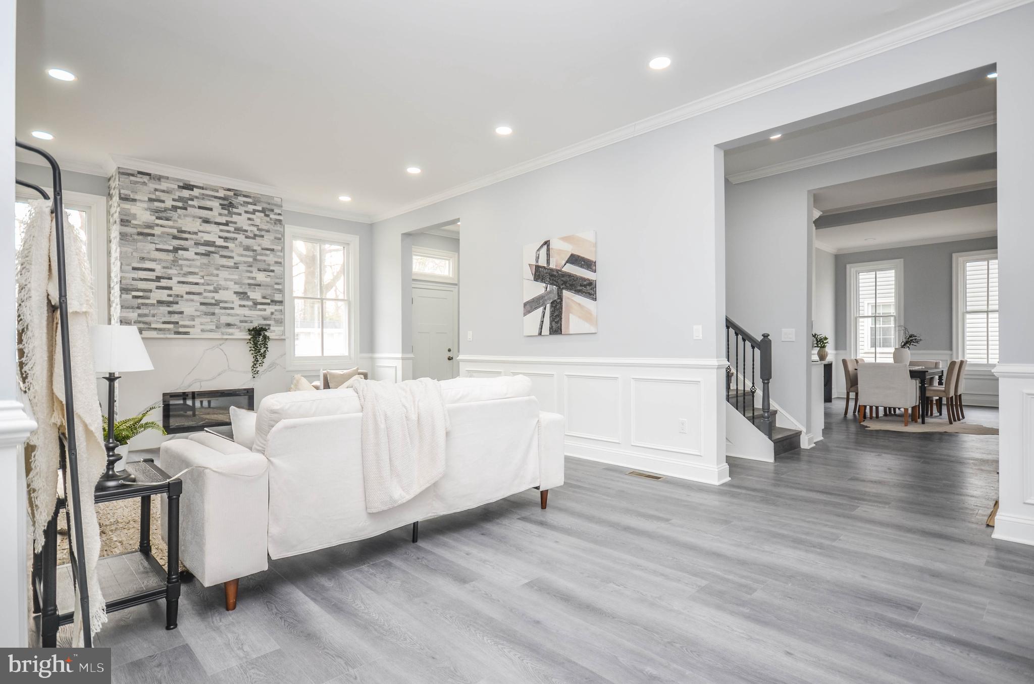 CHARLTON HEIGHTS - Residential