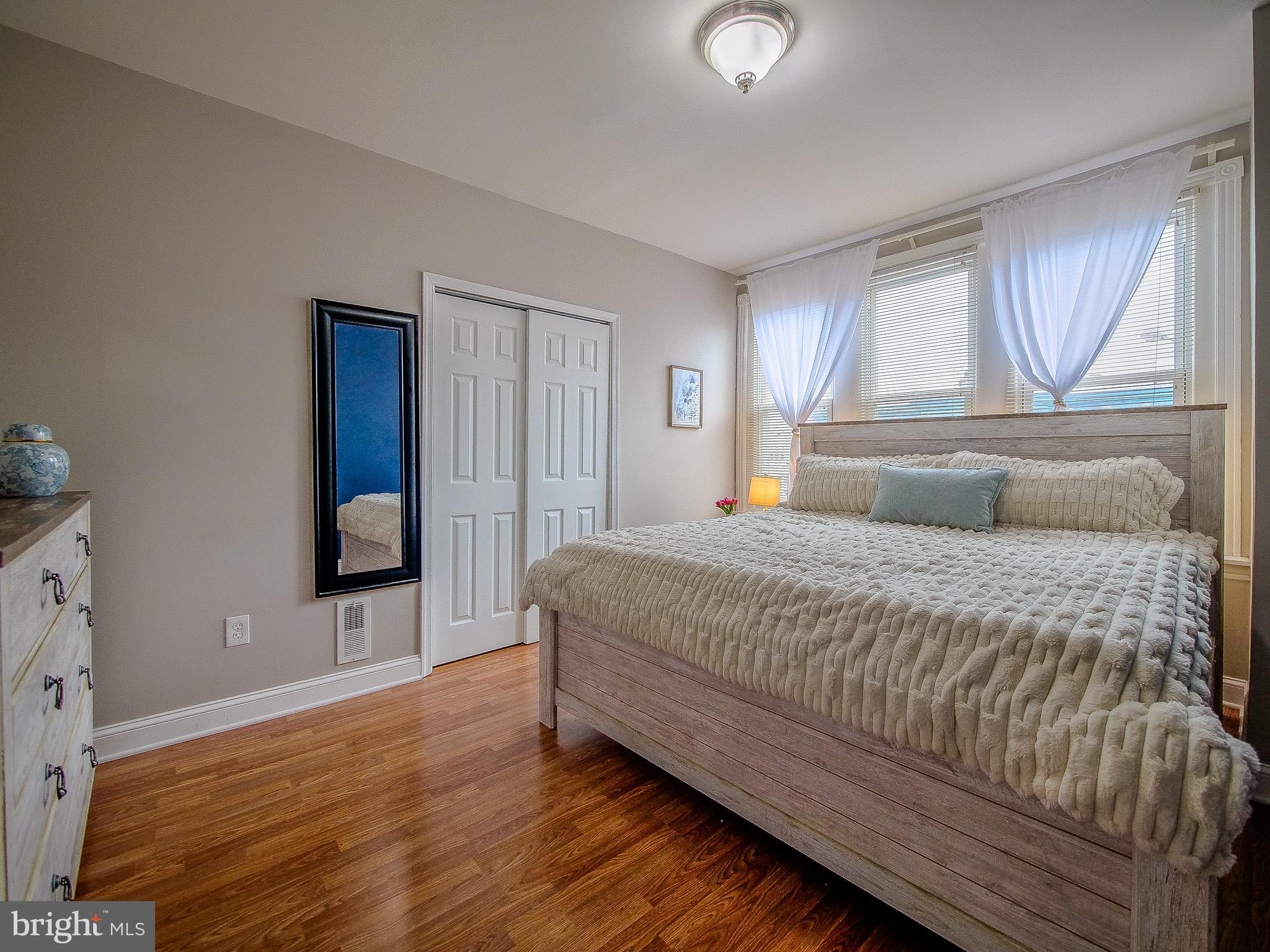 PORT RICHMOND - Residential