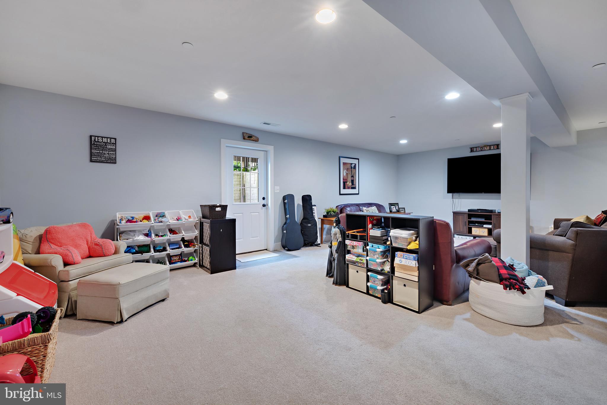 ROBINSON LANDING - Residential