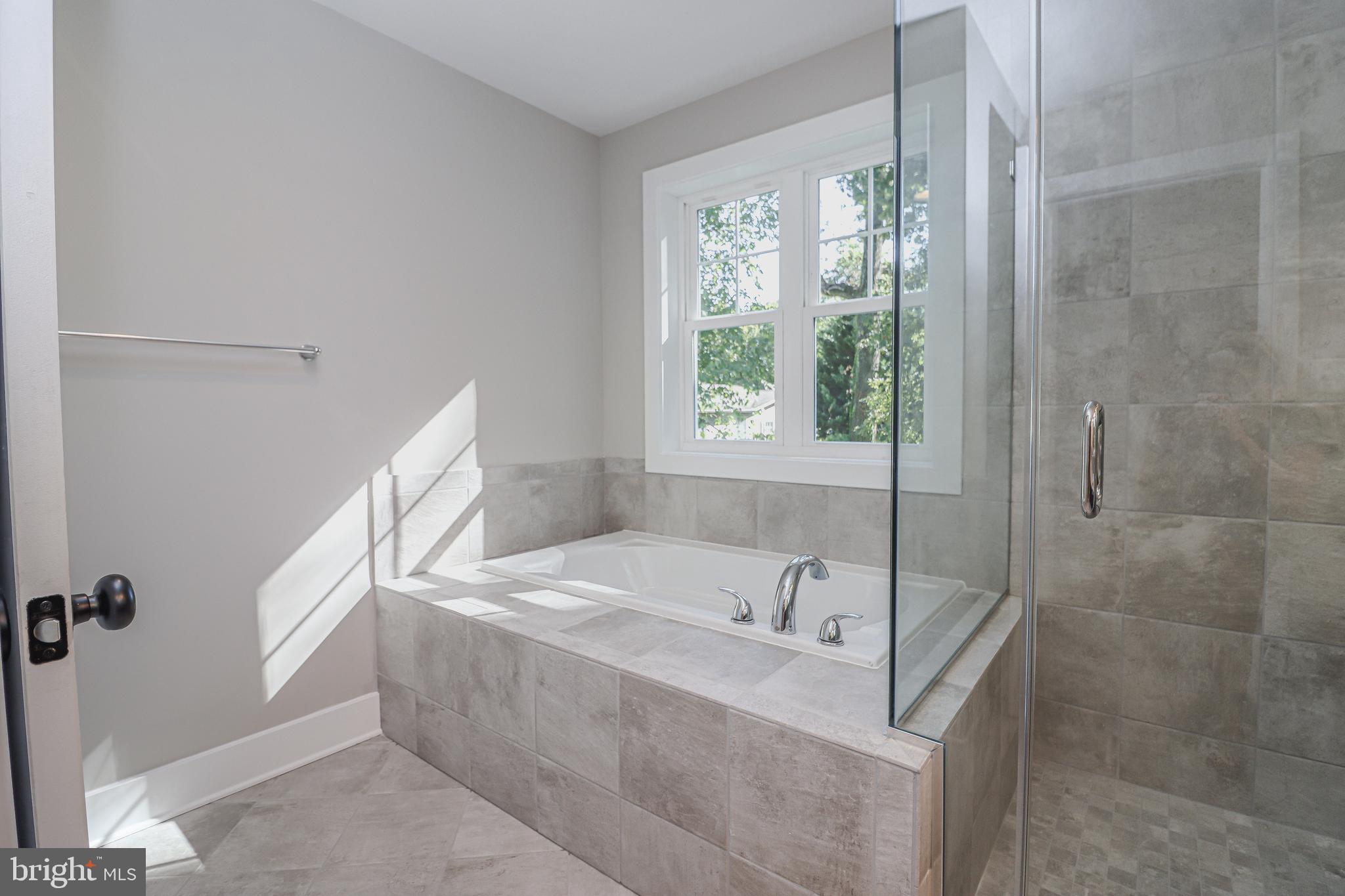 ROBINSON LANDING - Residential