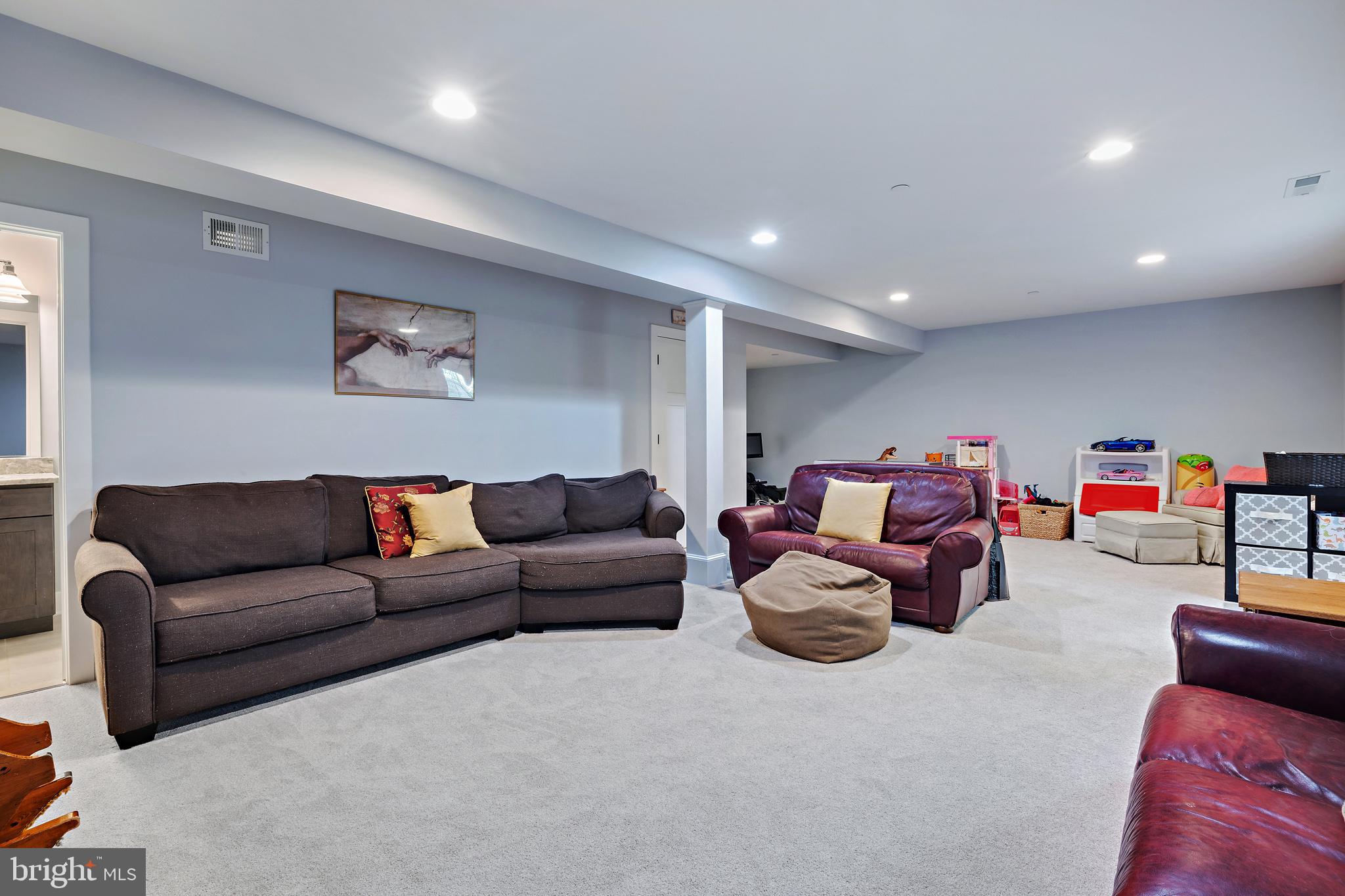 ROBINSON LANDING - Residential