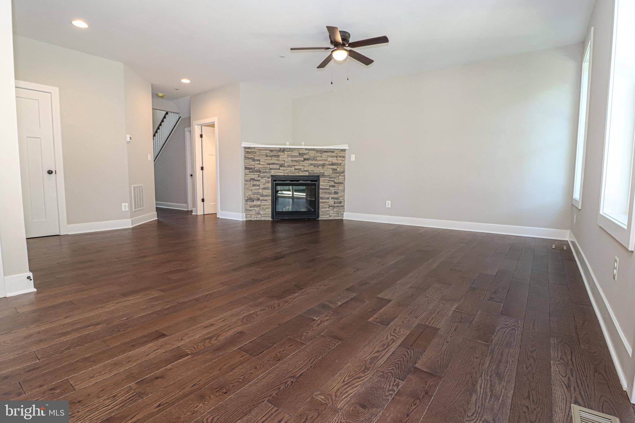 ROBINSON LANDING - Residential