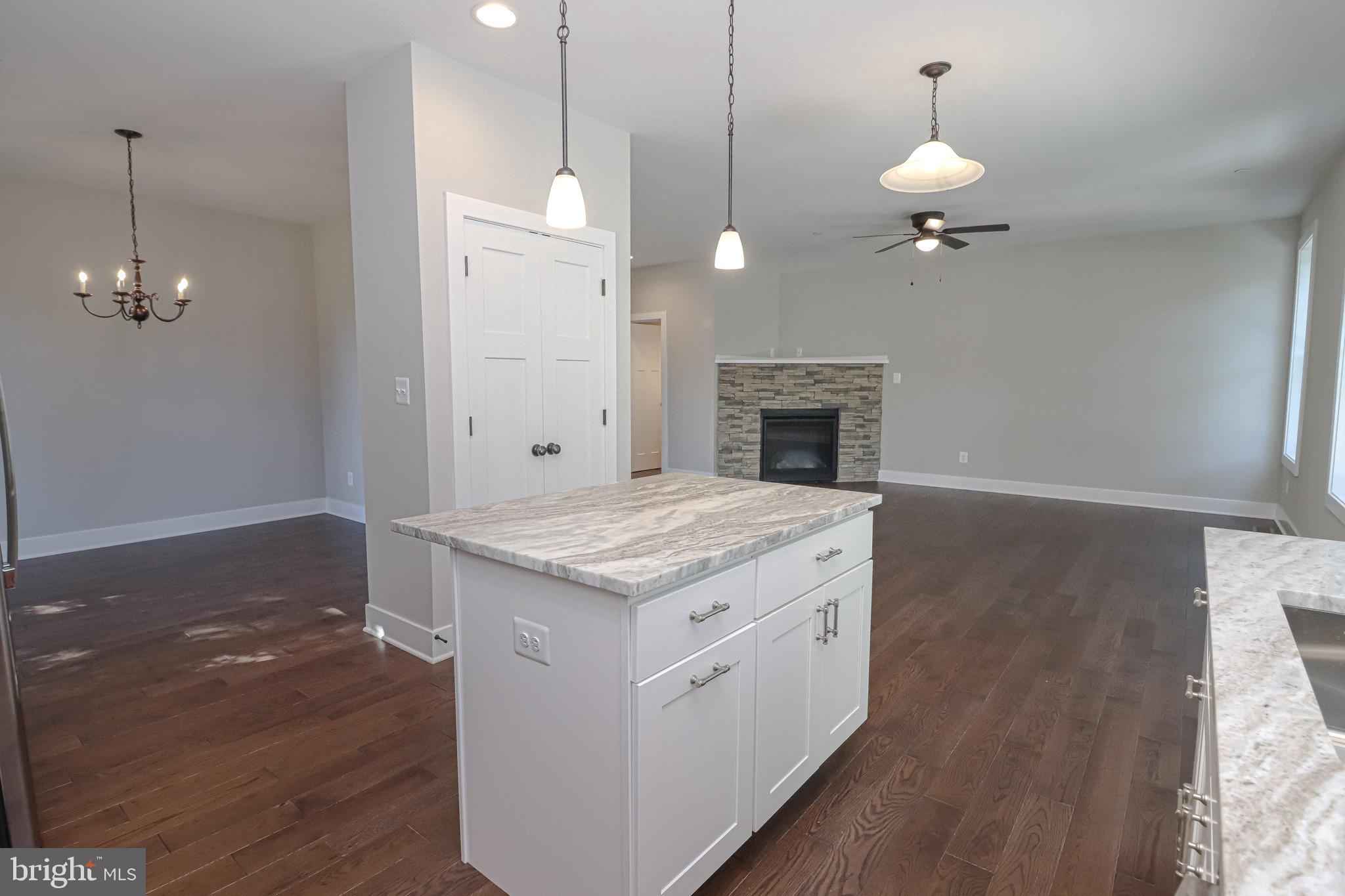 ROBINSON LANDING - Residential