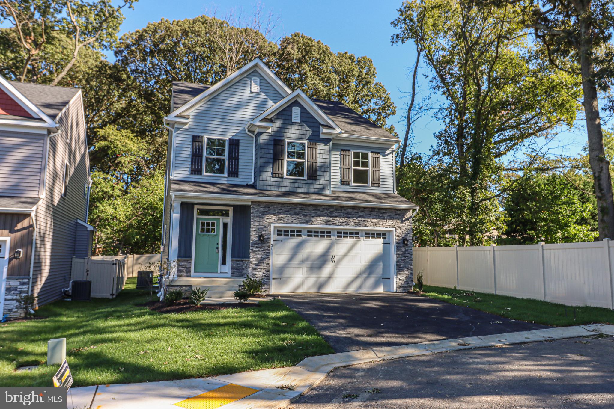 ROBINSON LANDING - Residential