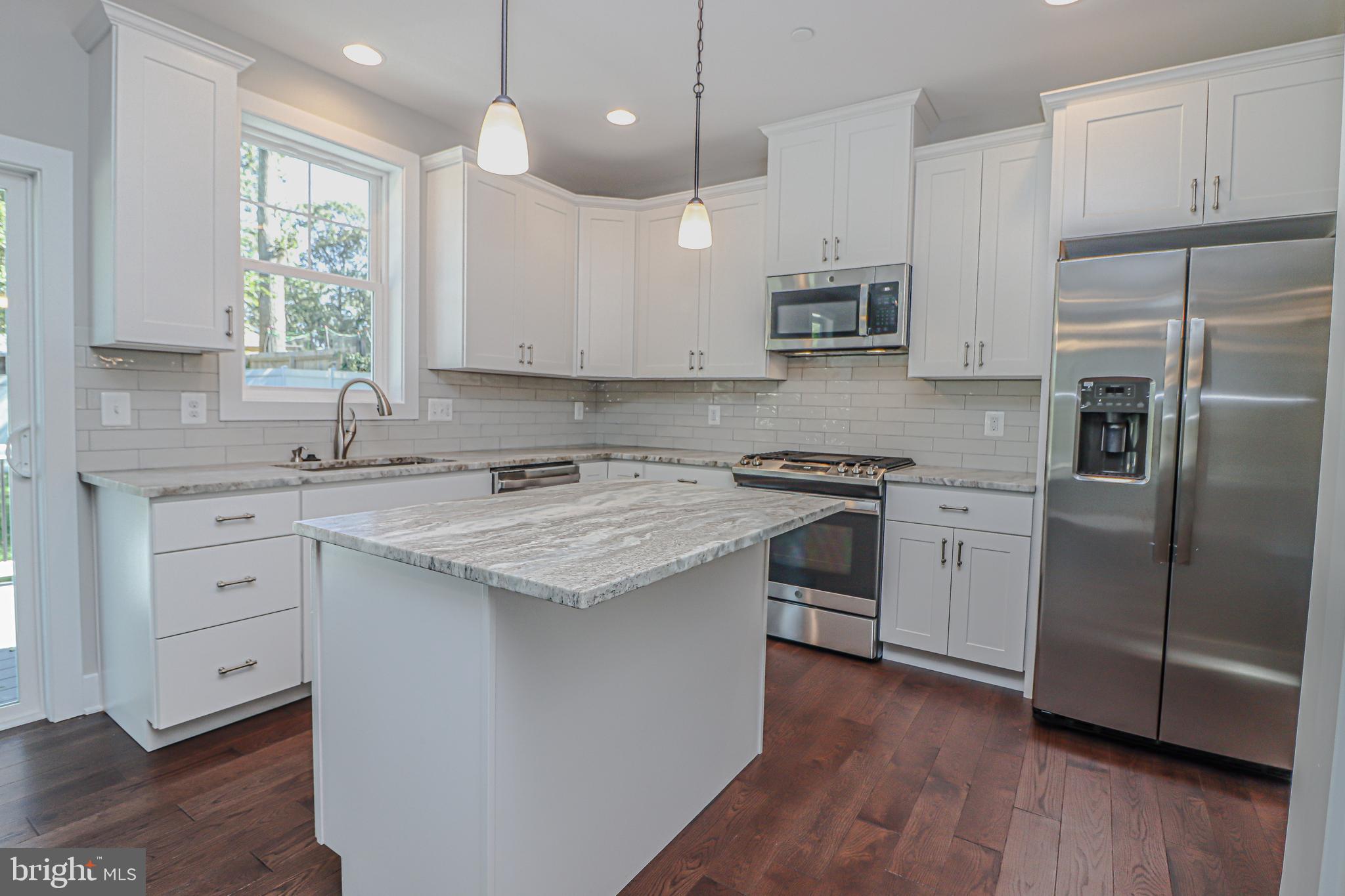 ROBINSON LANDING - Residential