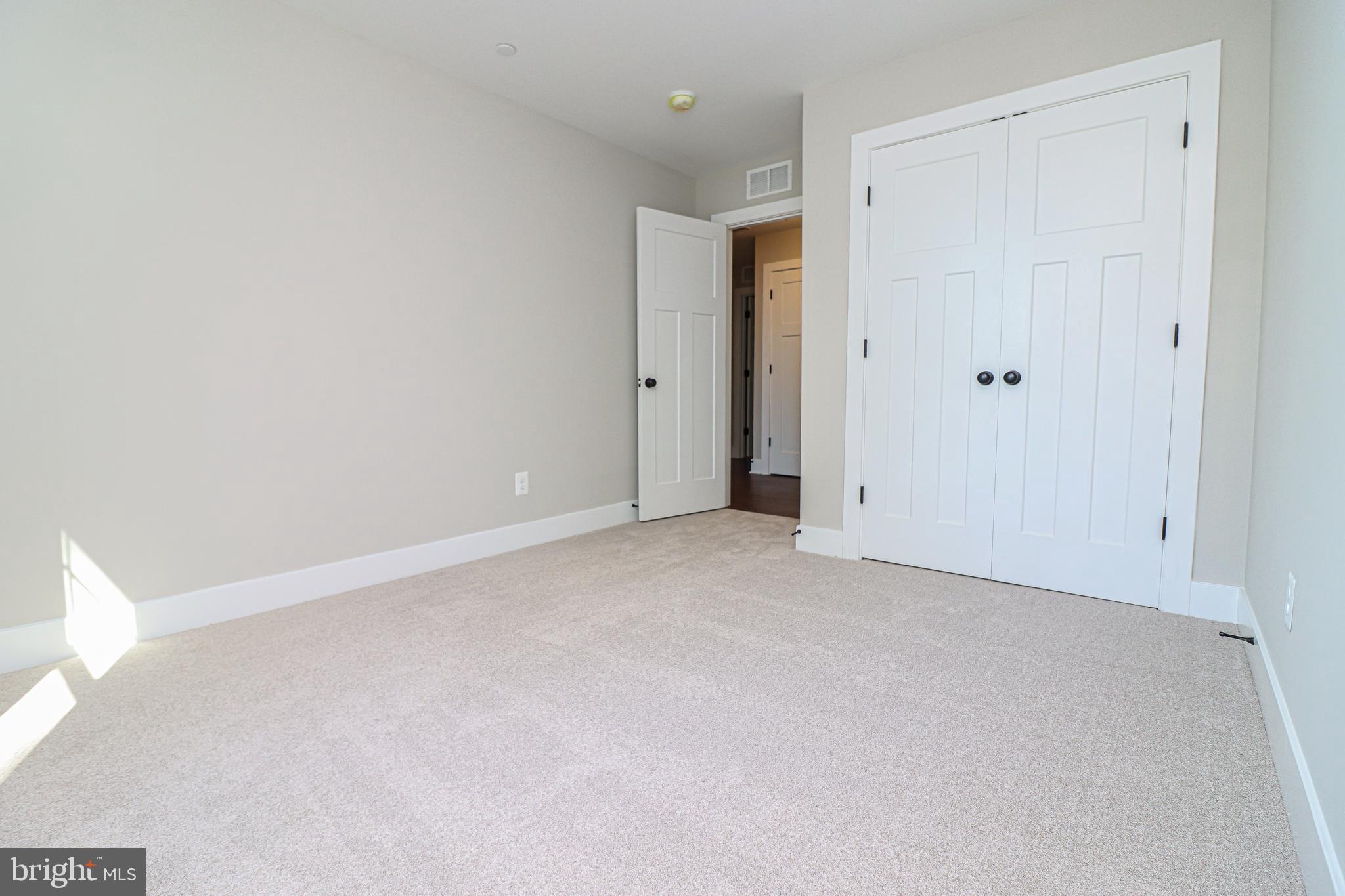 ROBINSON LANDING - Residential