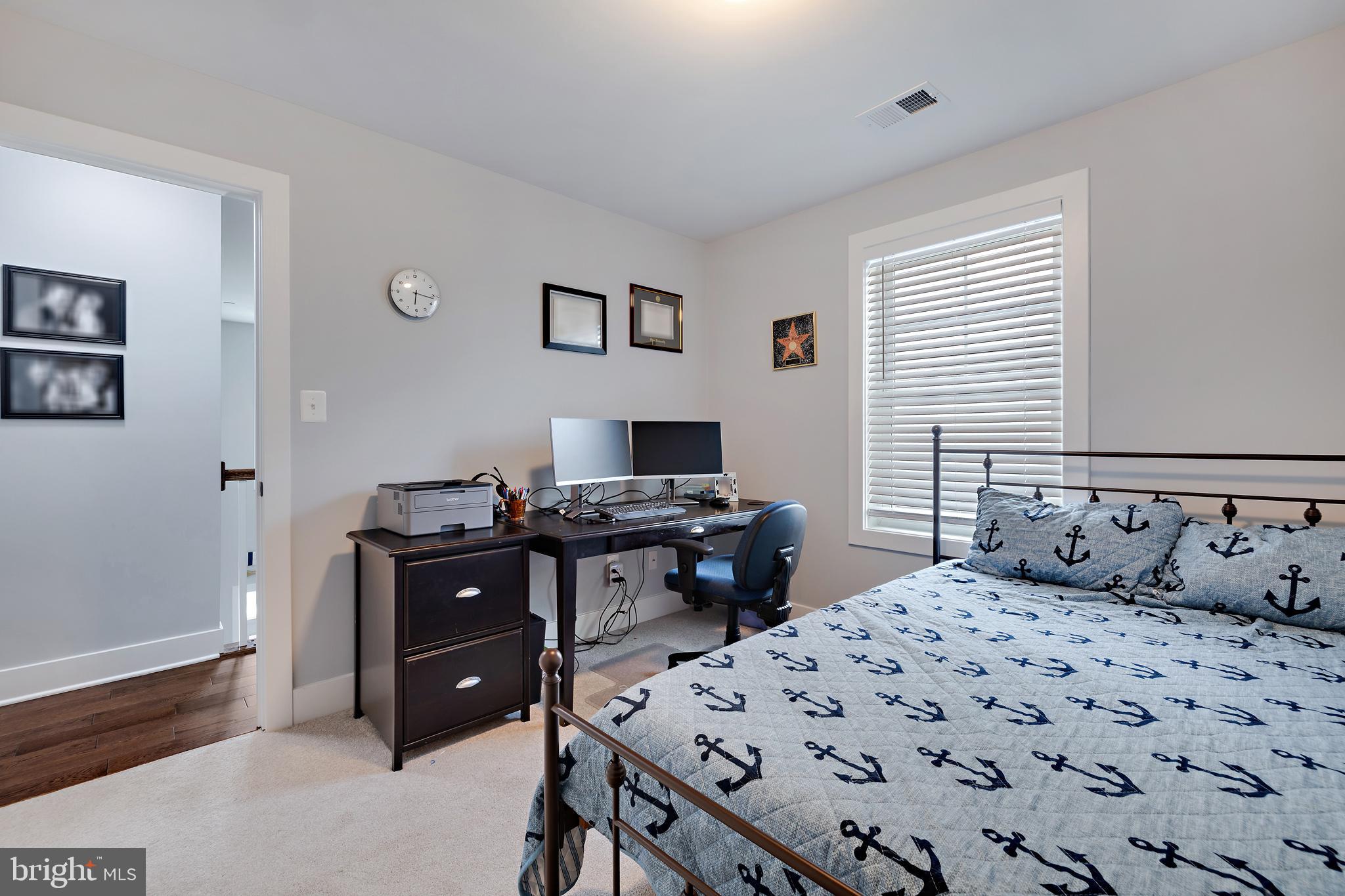 ROBINSON LANDING - Residential