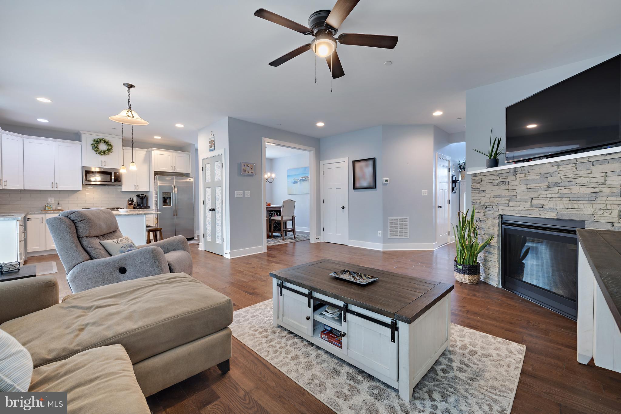 ROBINSON LANDING - Residential