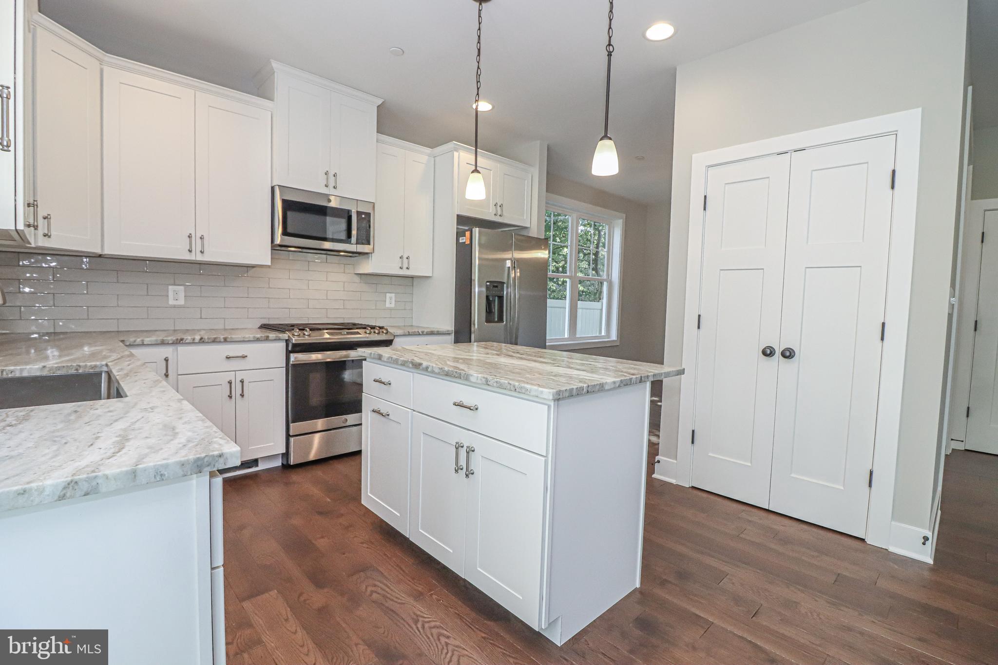 ROBINSON LANDING - Residential