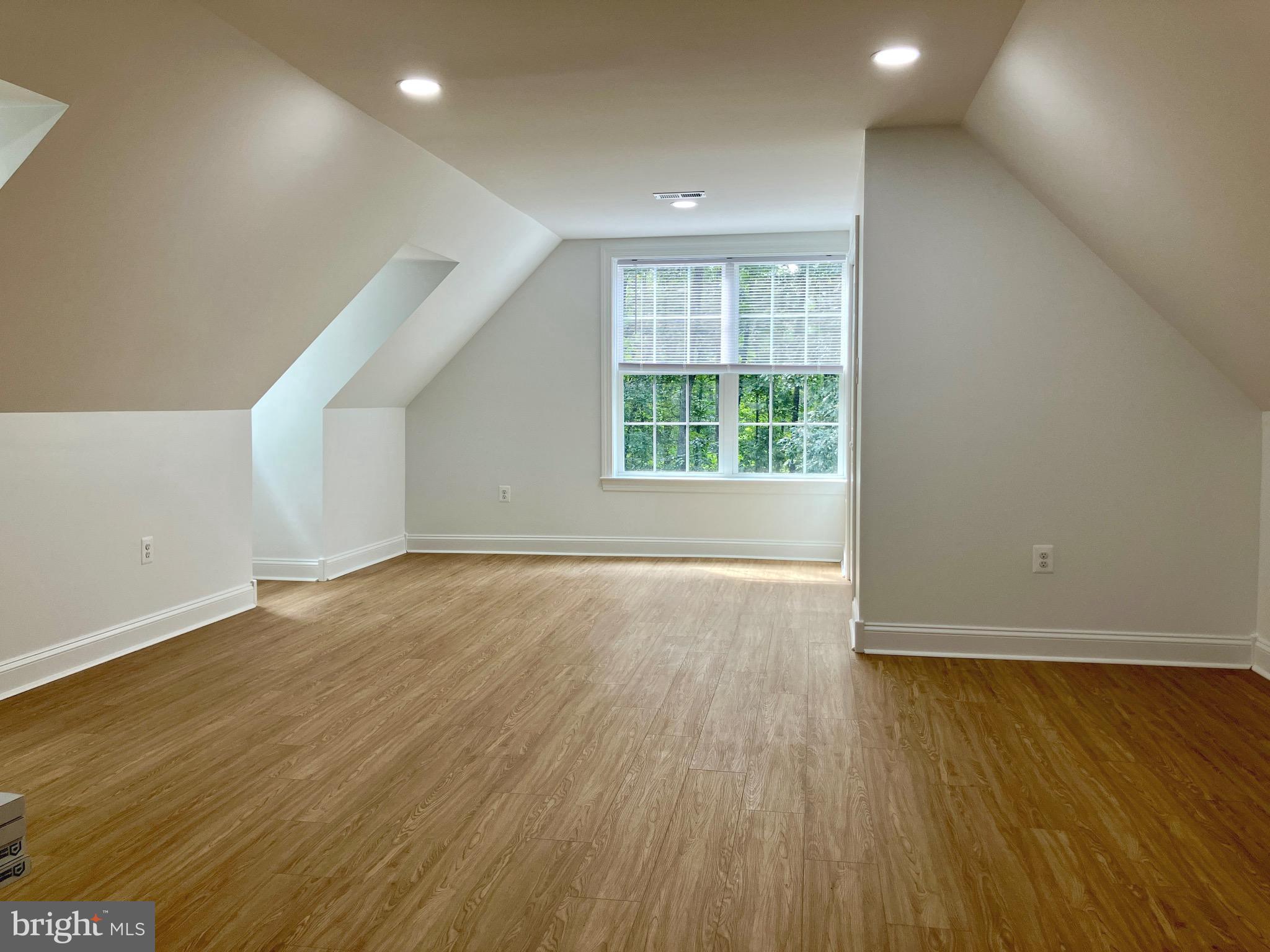 BYRD POINT - Residential