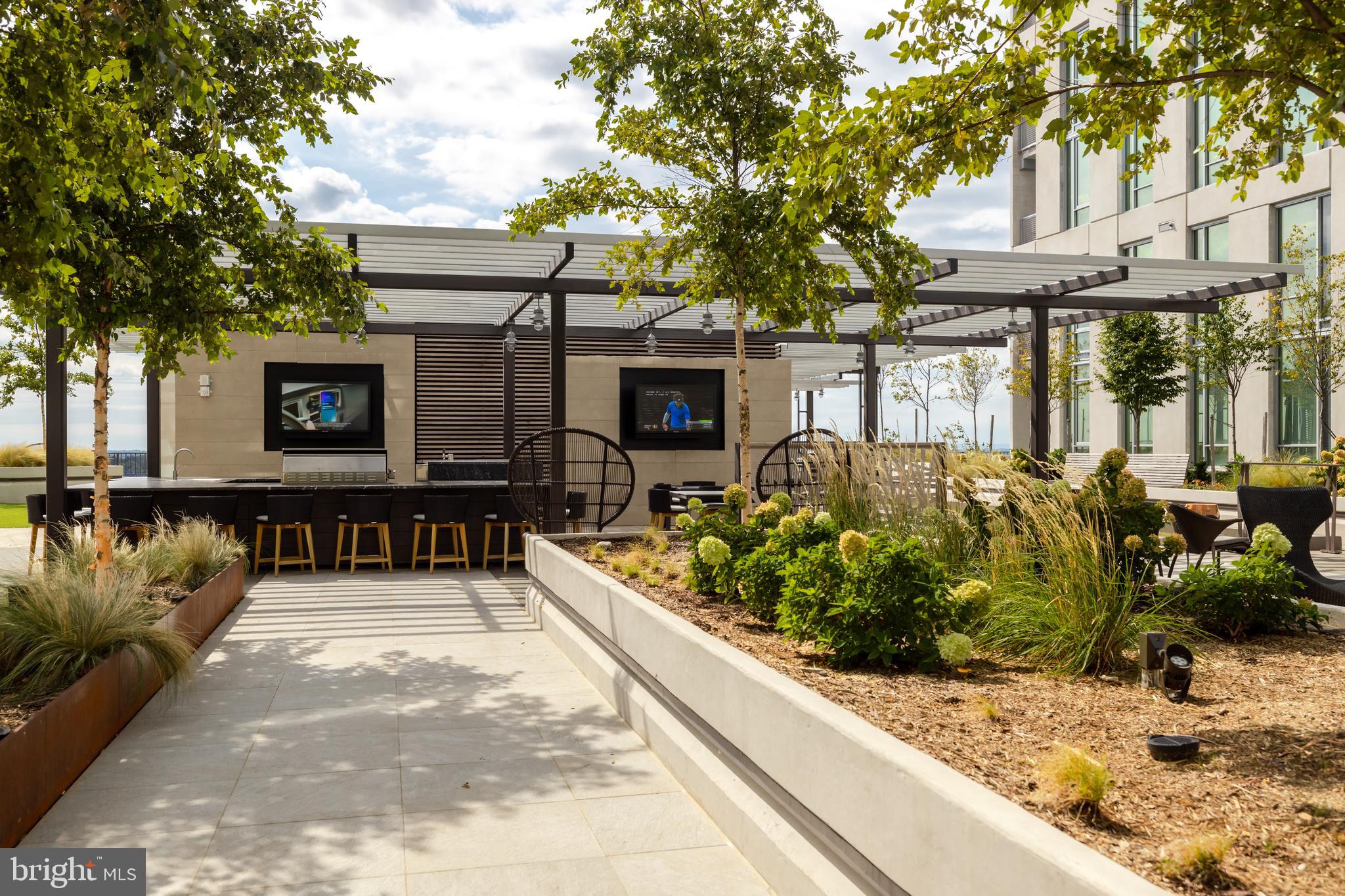 THE BORO TYSONS - Residential