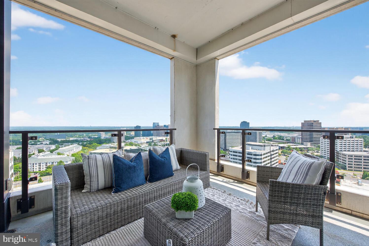 THE BORO TYSONS - Residential