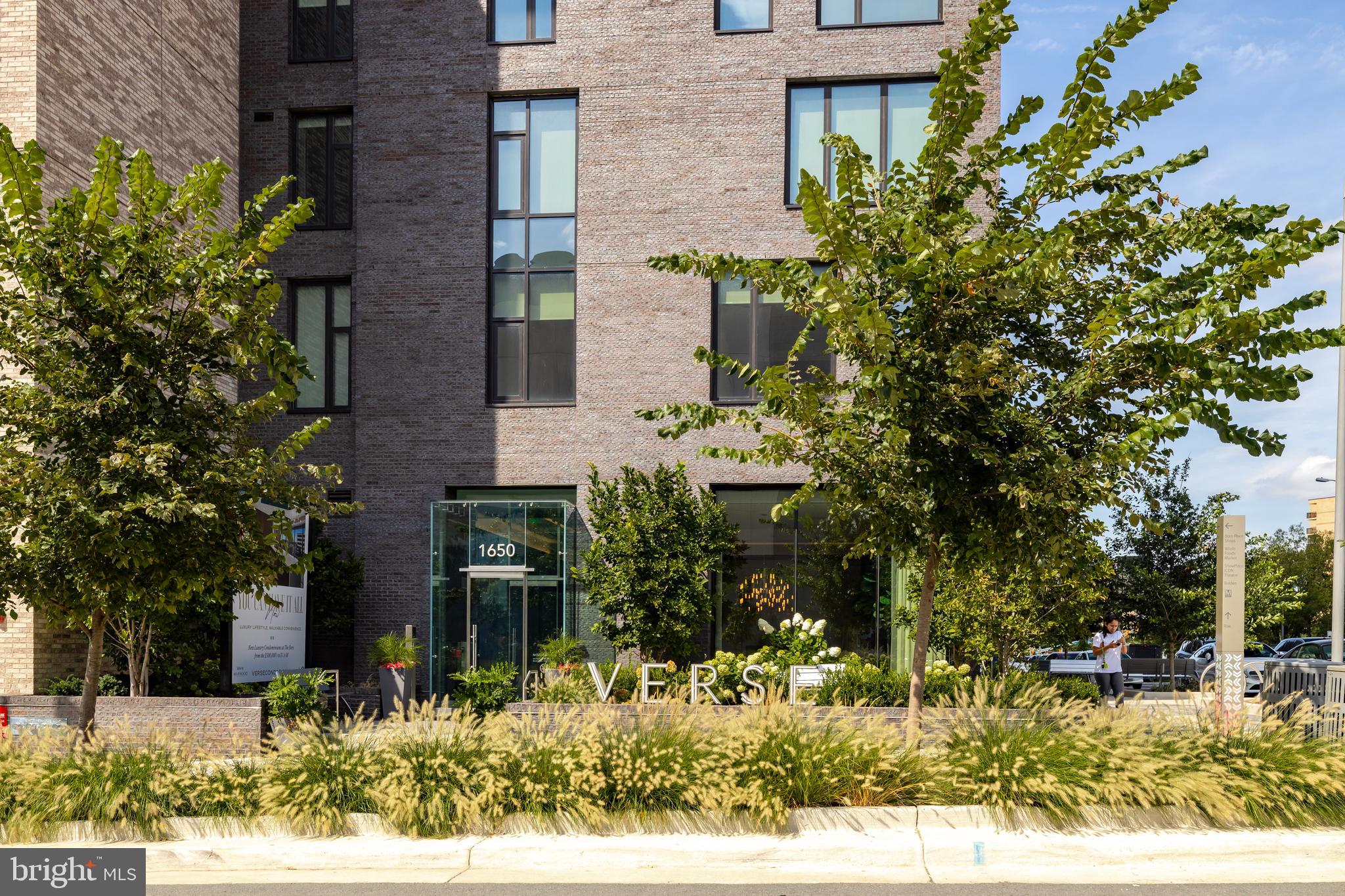 THE BORO TYSONS - Residential