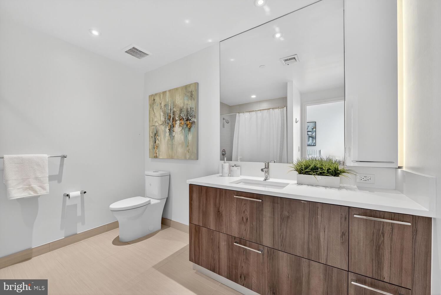 THE BORO TYSONS - Residential