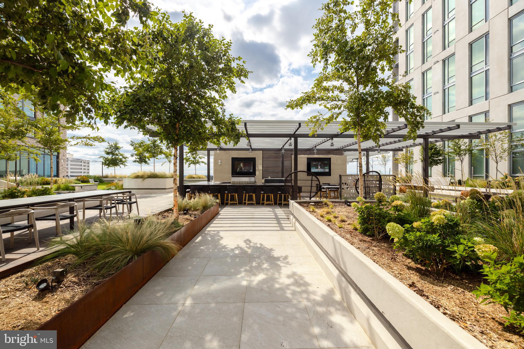 THE BORO TYSONS - Residential