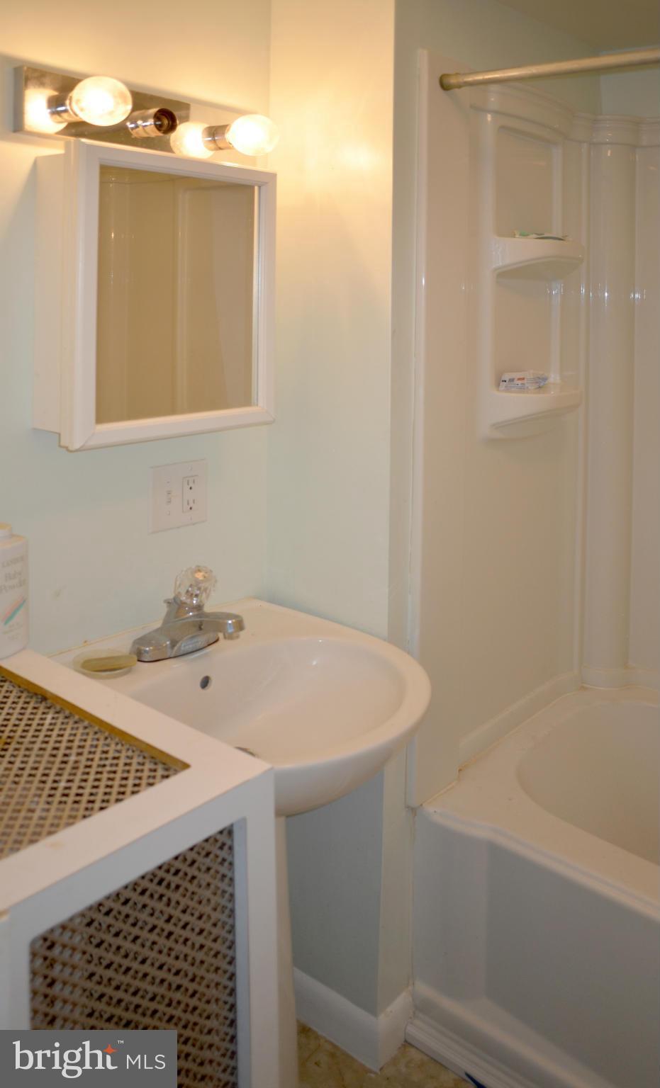 HYATTSVILLE HILLS - Residential