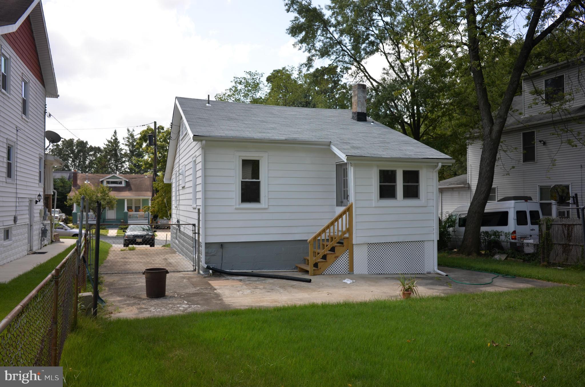 HYATTSVILLE HILLS - Residential