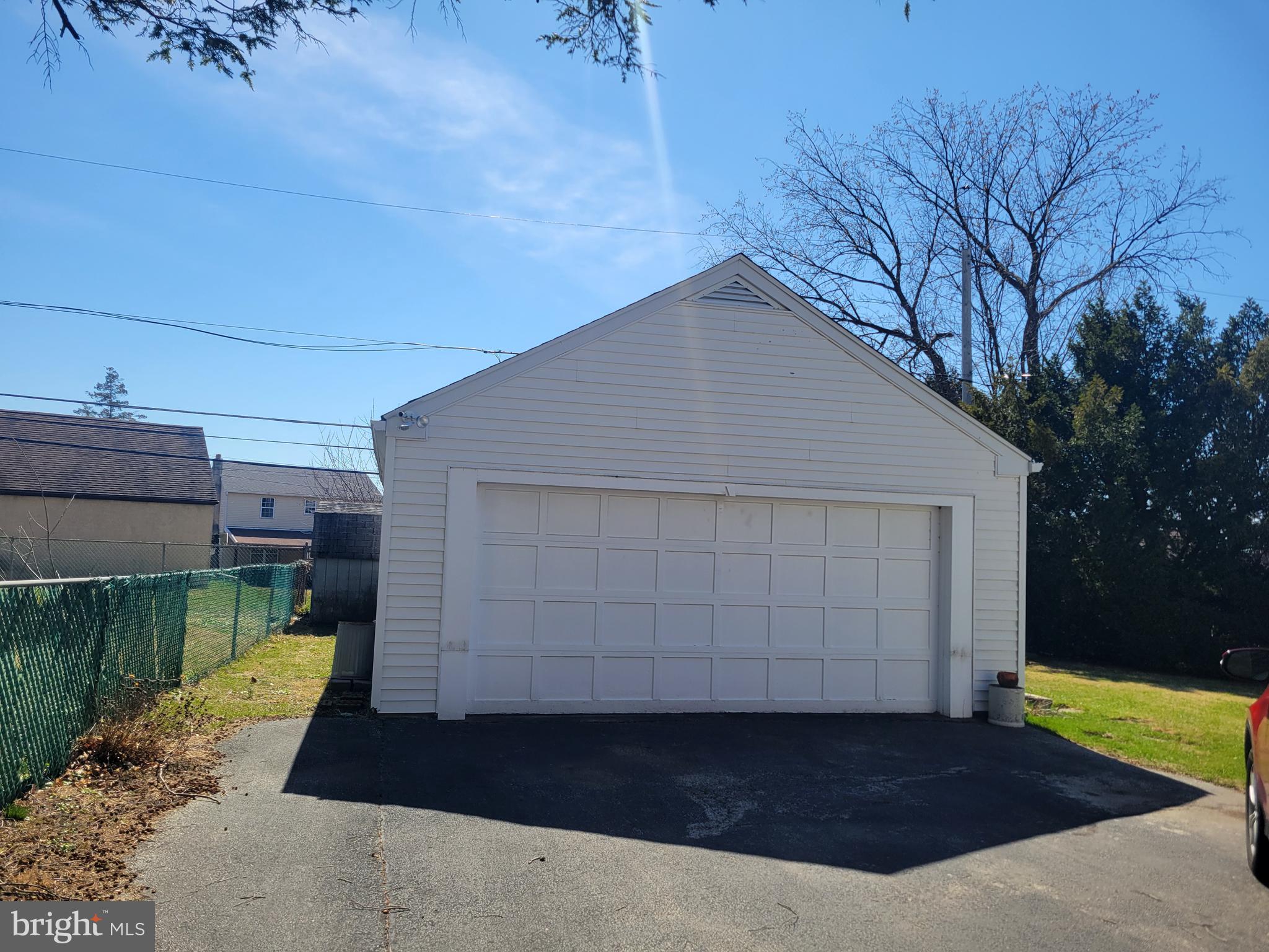 LLANERCH - Residential