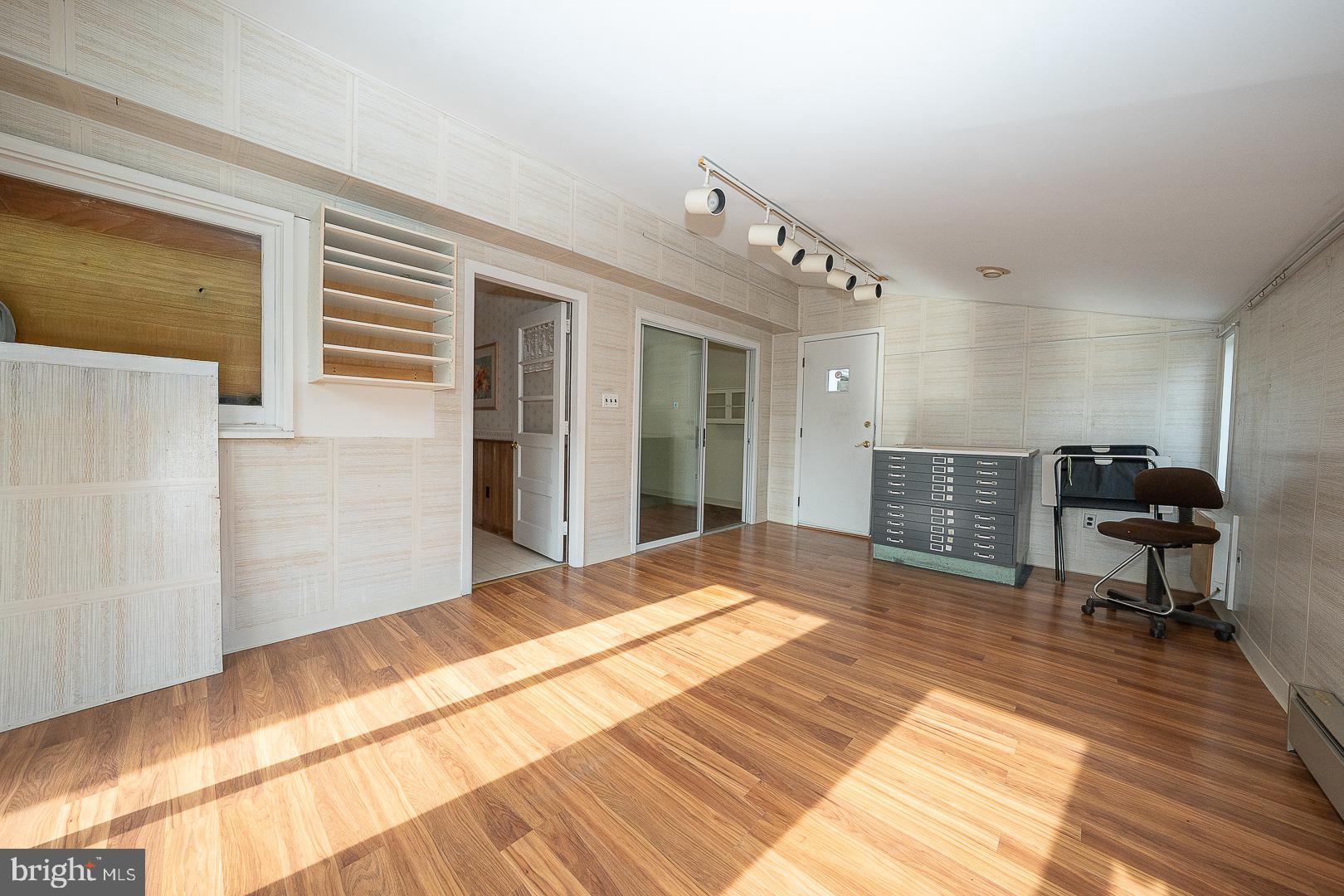 LLANERCH - Residential