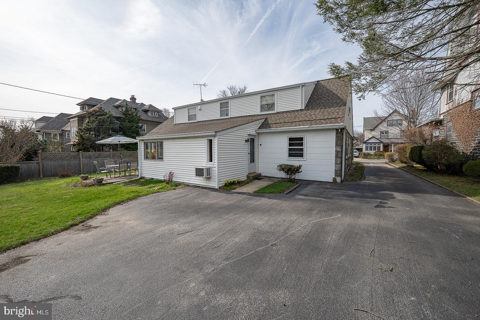 LLANERCH - Residential