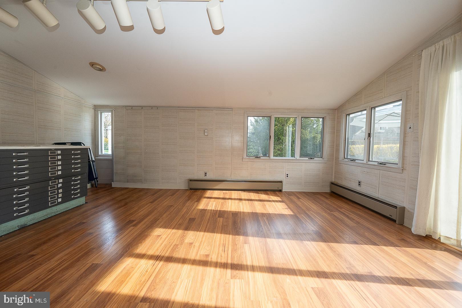 LLANERCH - Residential