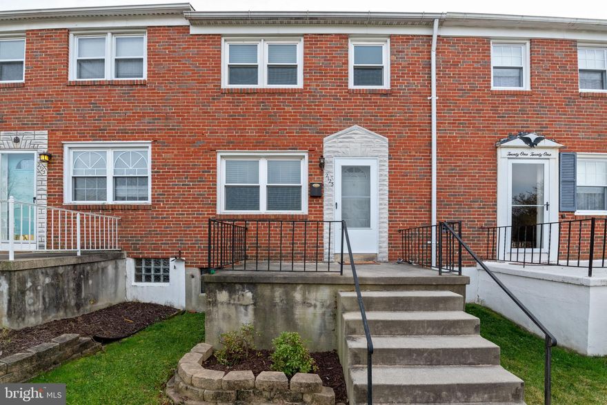 For sale in Parkville! This adorable 3-bed, 1.5-bath home features updated flooring, a brand new wall oven (2020), a cozy electric fire place in the basement, and a screened-in back porch. Freshly painted, a new bathroom vanity, and several other updates throughout. Plus, a parking pad in the rear. Amazing location with easy access to 695, 83, 95 and downtown Baltimore.
