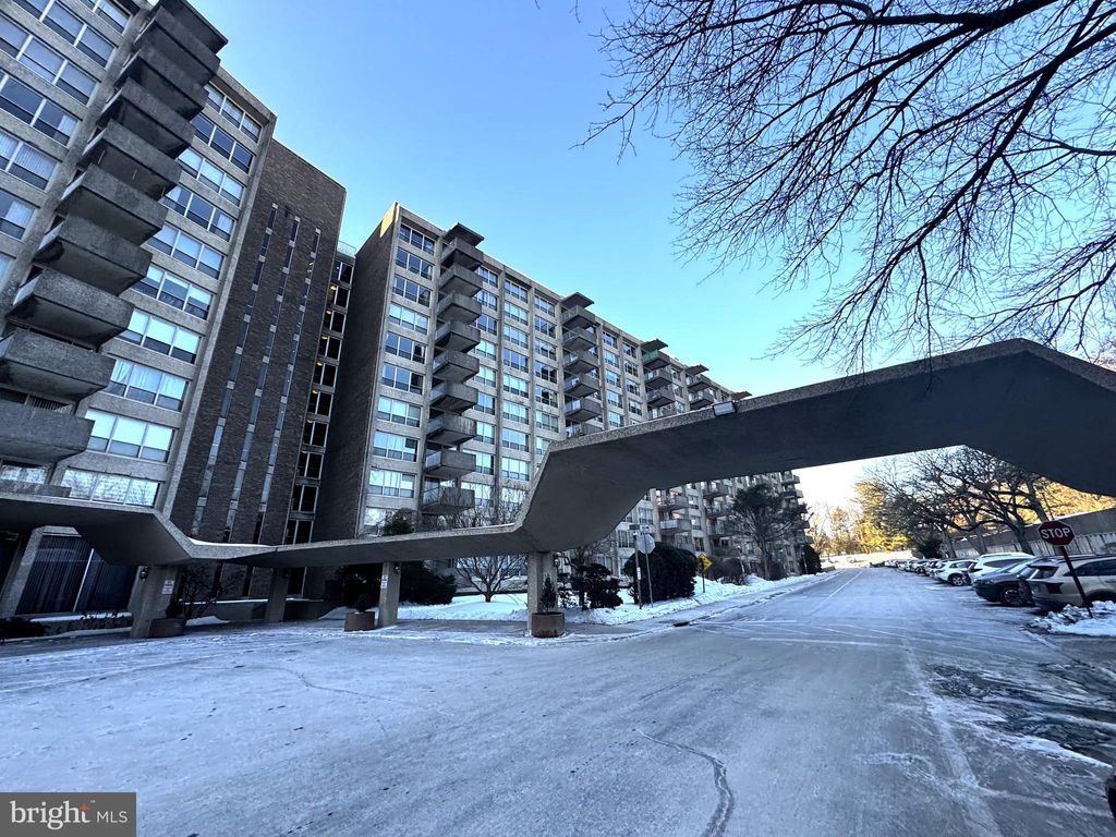 Photo of 1001 City Avenue #EE-423, WYNNEWOOD, PA 19096 (MLS # PAMC2167592)