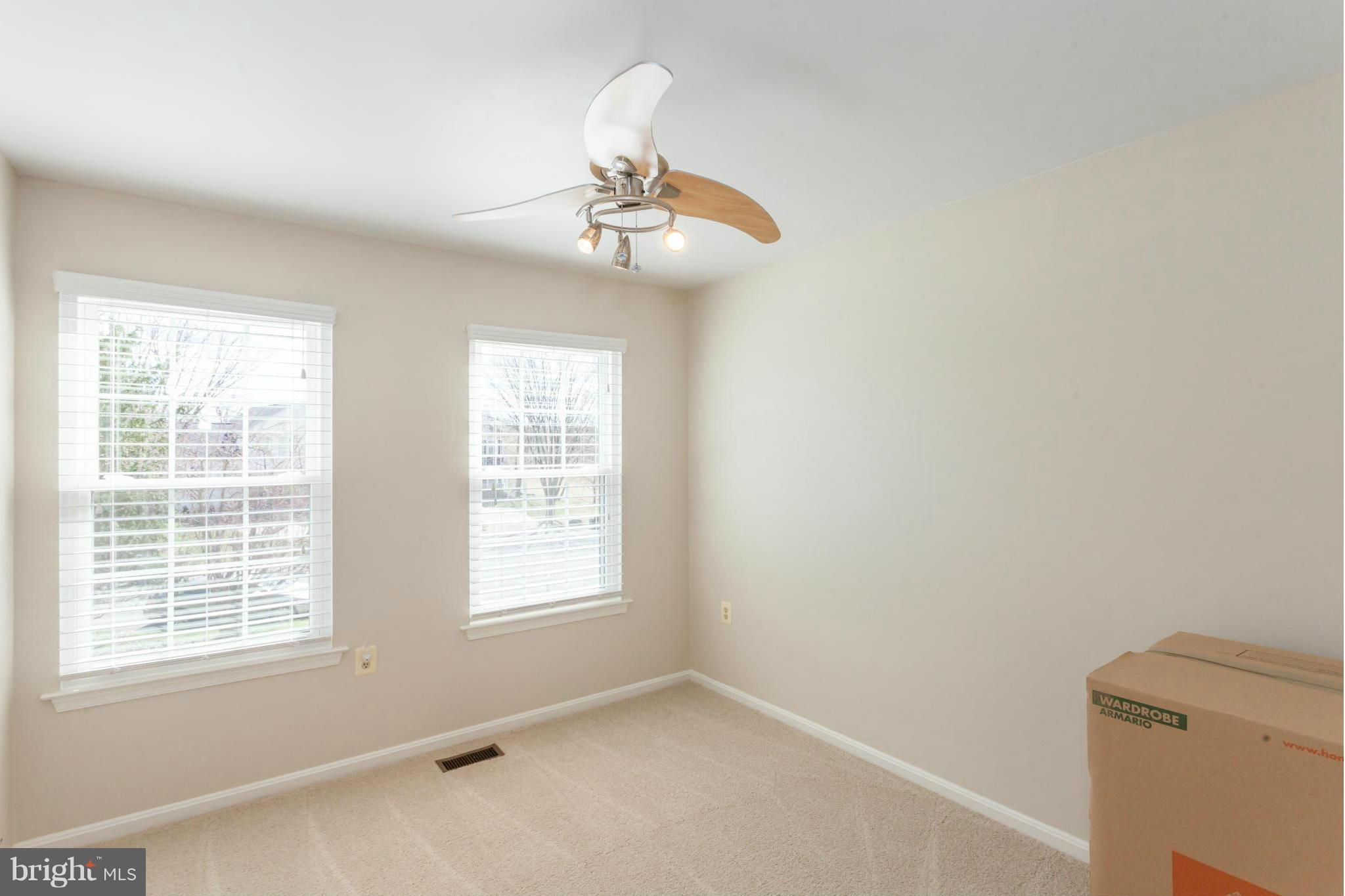 COUNTRYSIDE - Residential