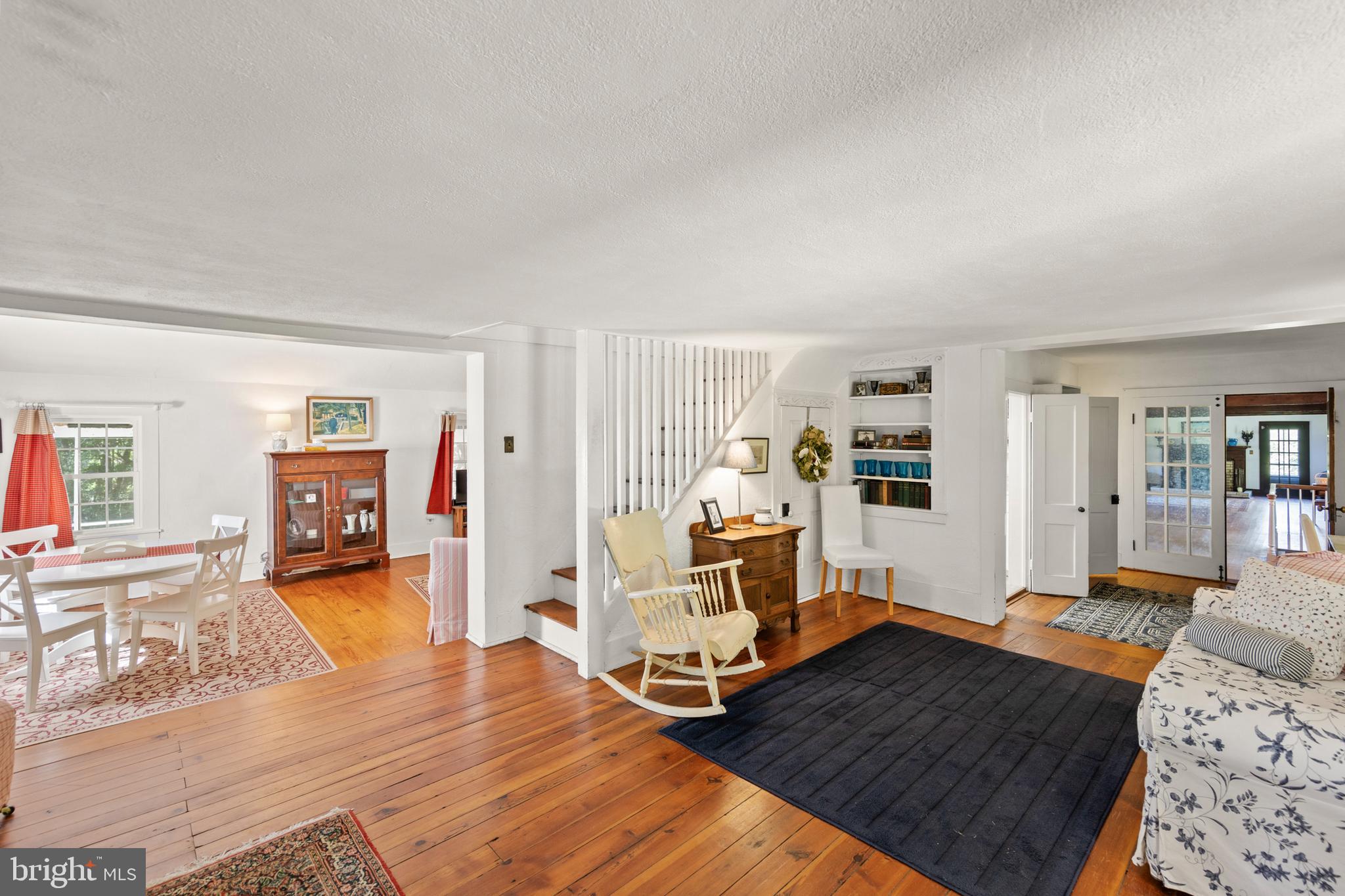 BROWNTOWN ROAD - Residential