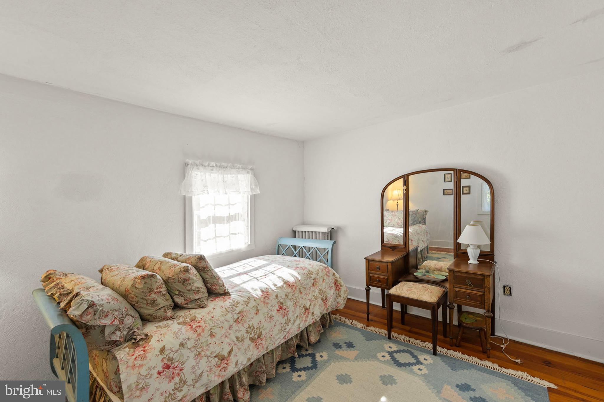 BROWNTOWN ROAD - Residential