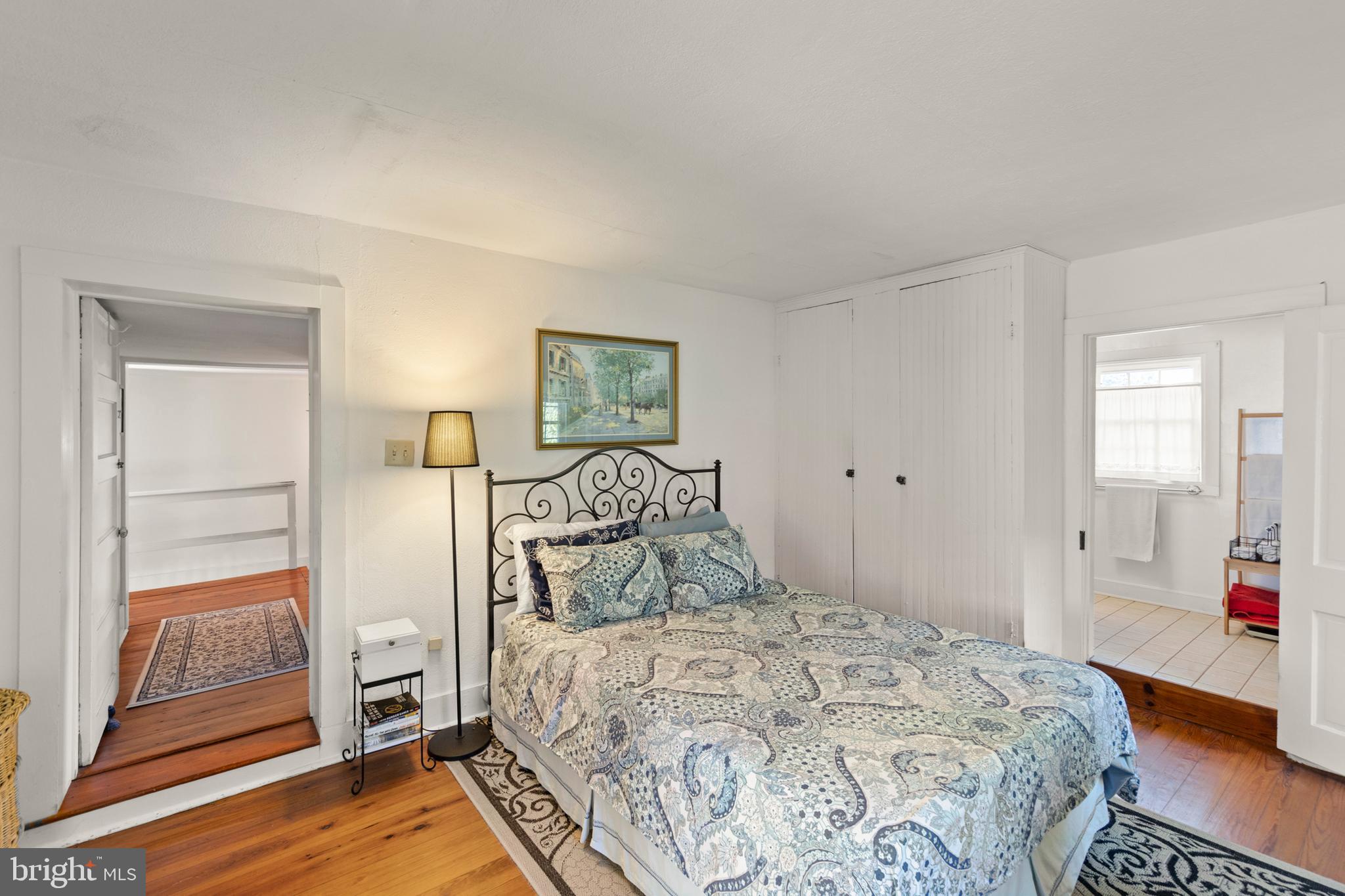 BROWNTOWN ROAD - Residential