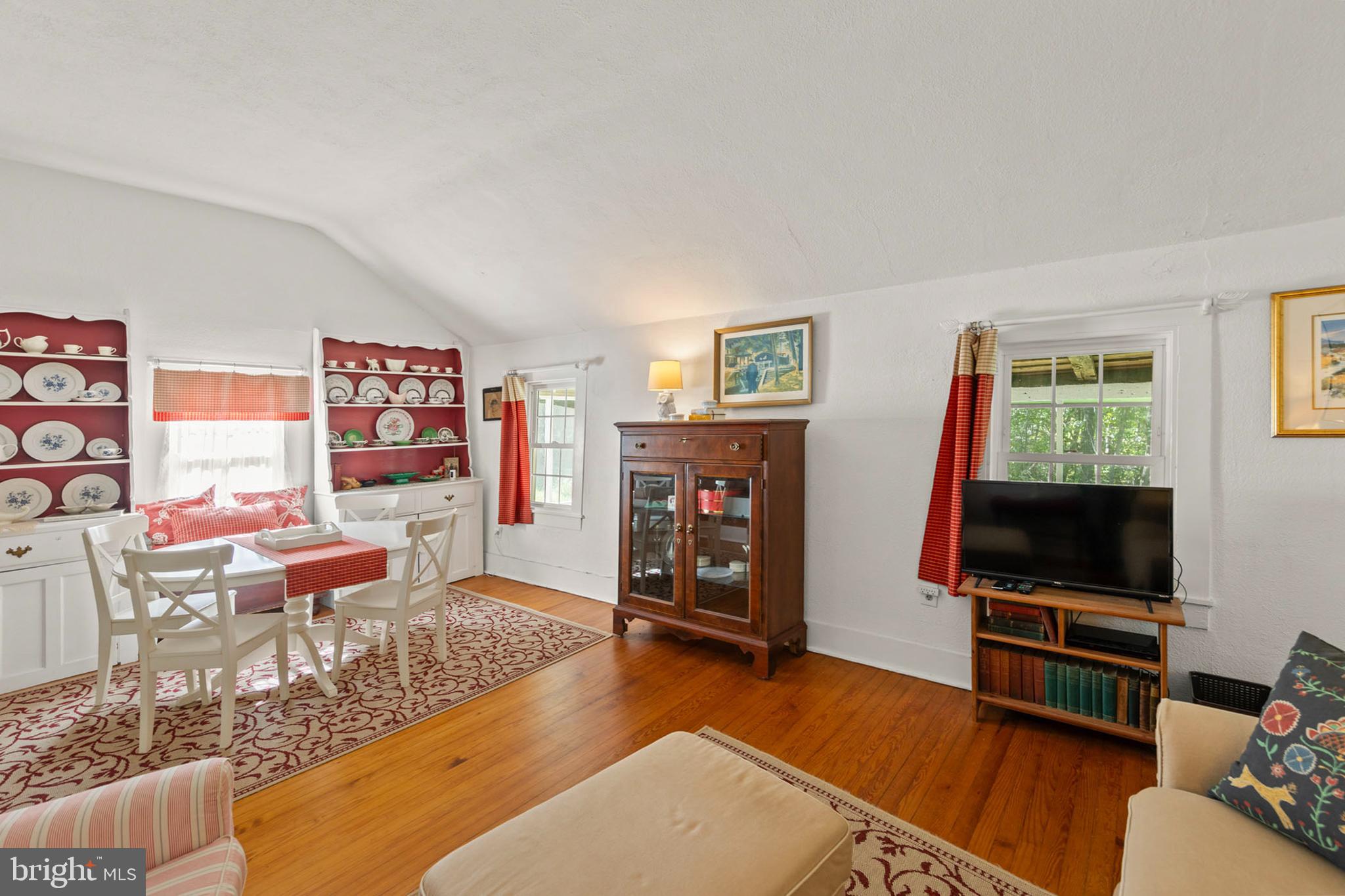 BROWNTOWN ROAD - Residential