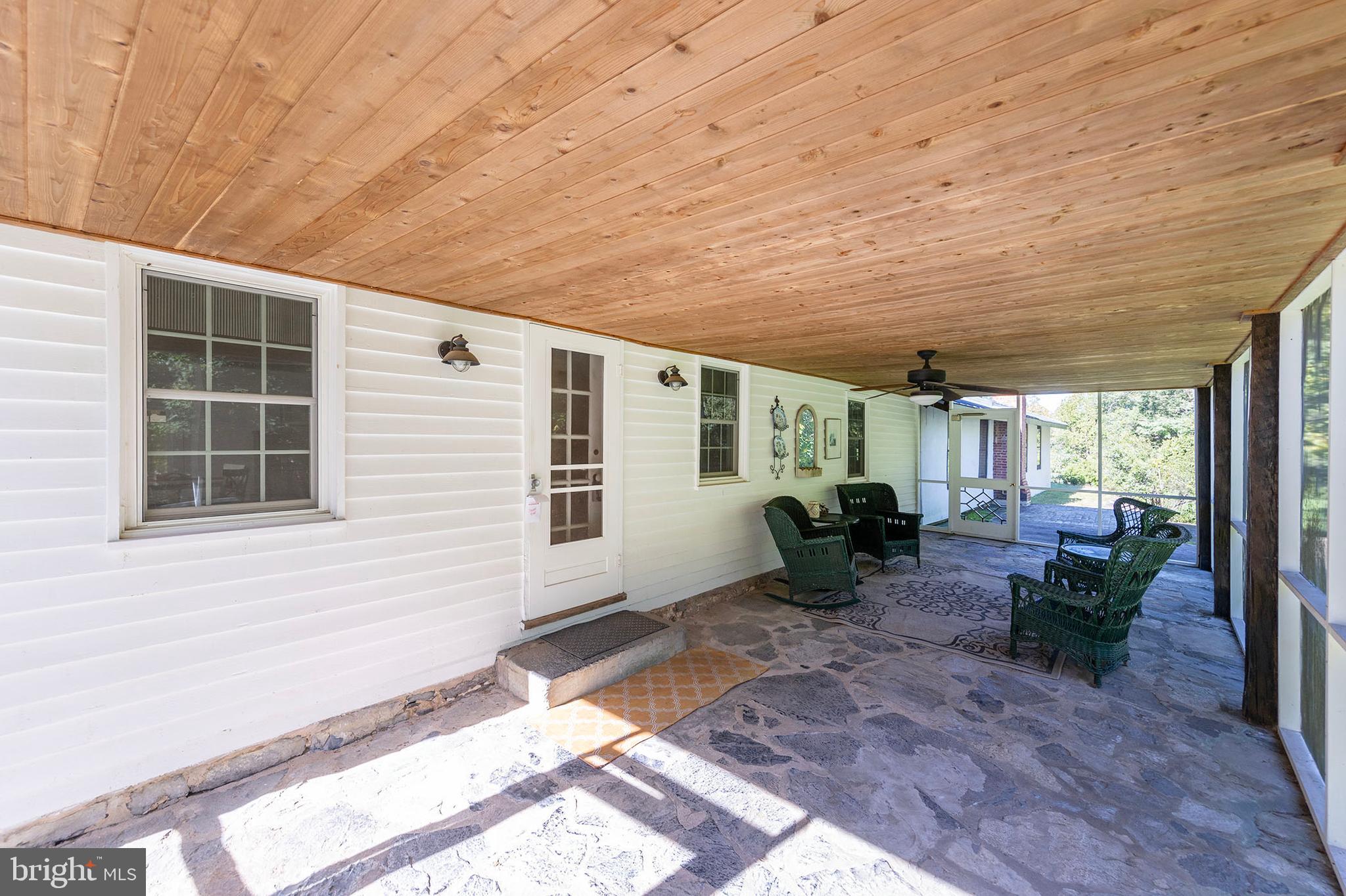 BROWNTOWN ROAD - Residential