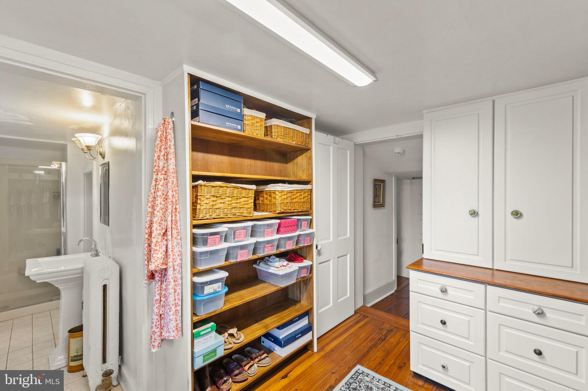 BROWNTOWN ROAD - Residential