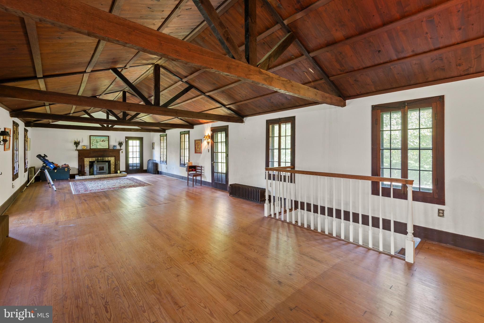 BROWNTOWN ROAD - Residential