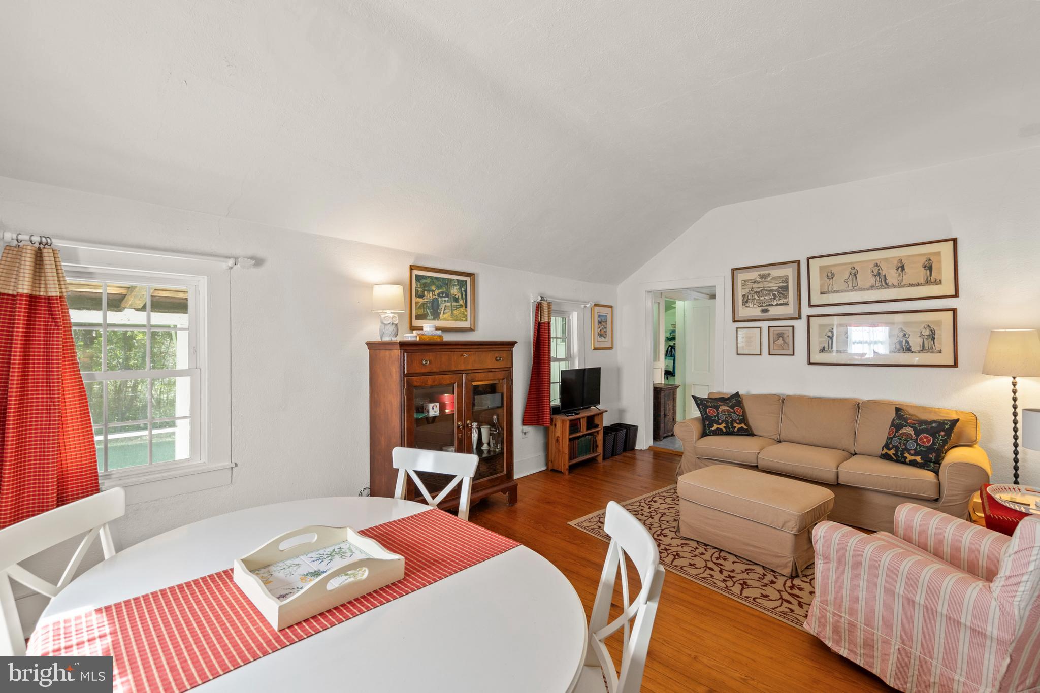 BROWNTOWN ROAD - Residential