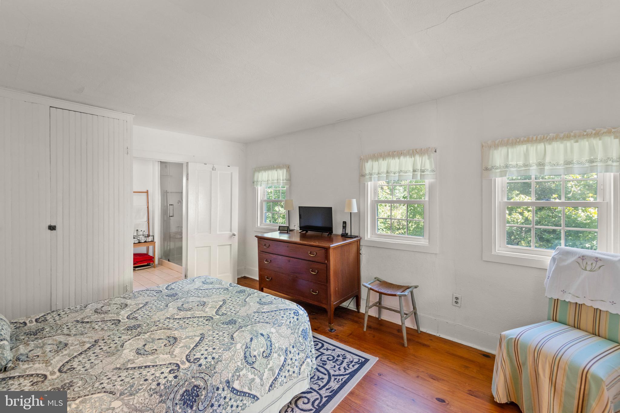 BROWNTOWN ROAD - Residential