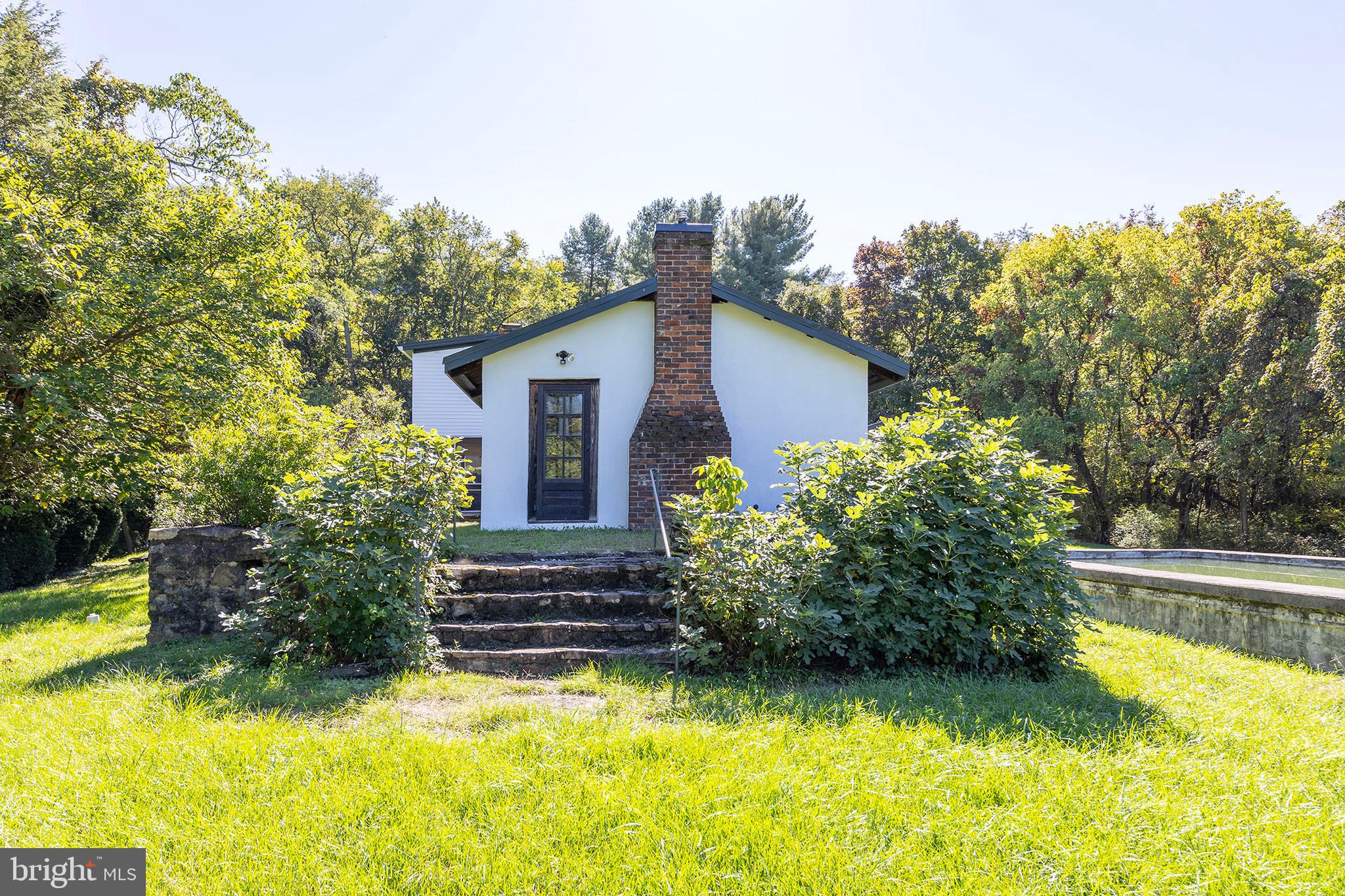 BROWNTOWN ROAD - Residential