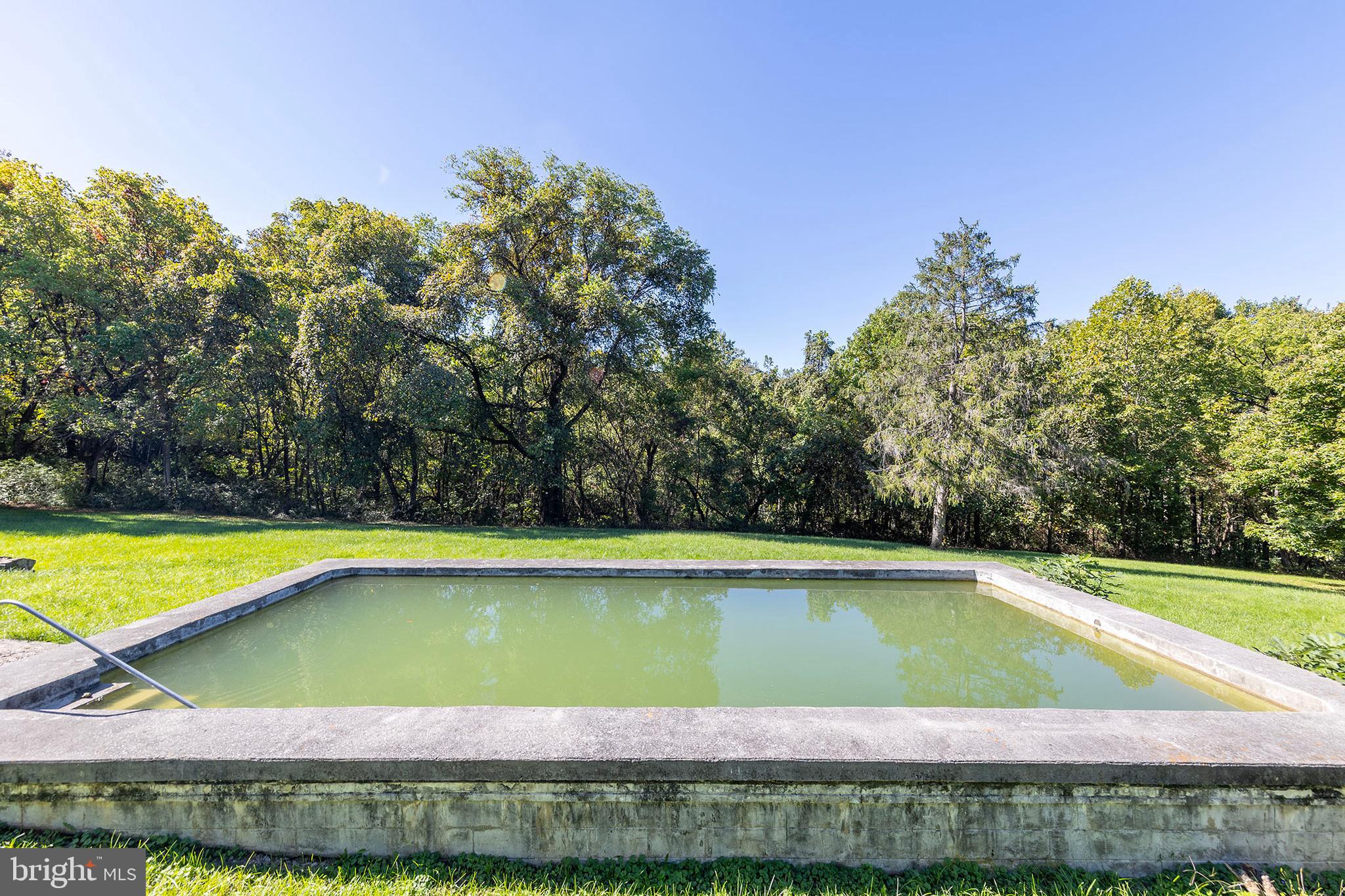 BROWNTOWN ROAD - Residential