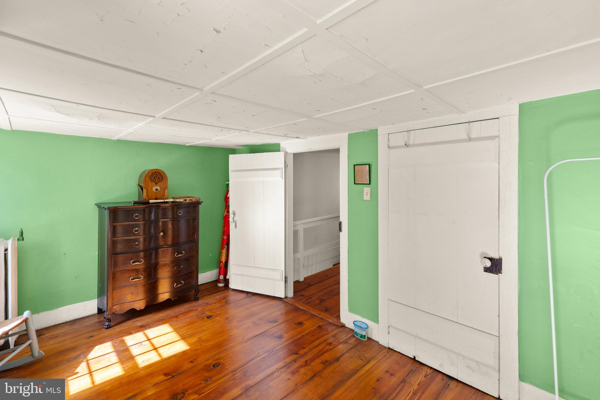 BROWNTOWN ROAD - Residential