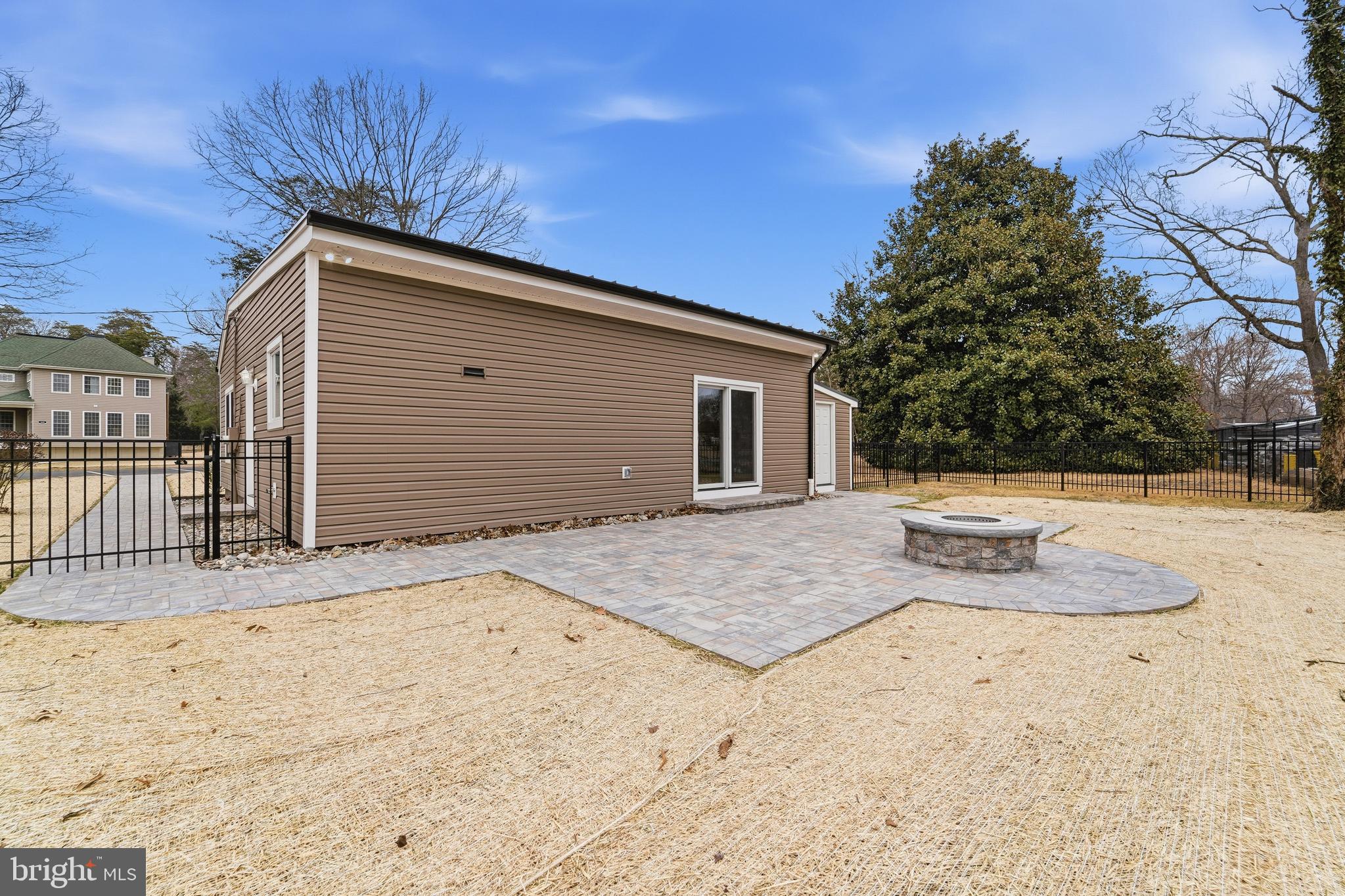 TEBBSTON ON THE MAGOTHY - Residential Lease