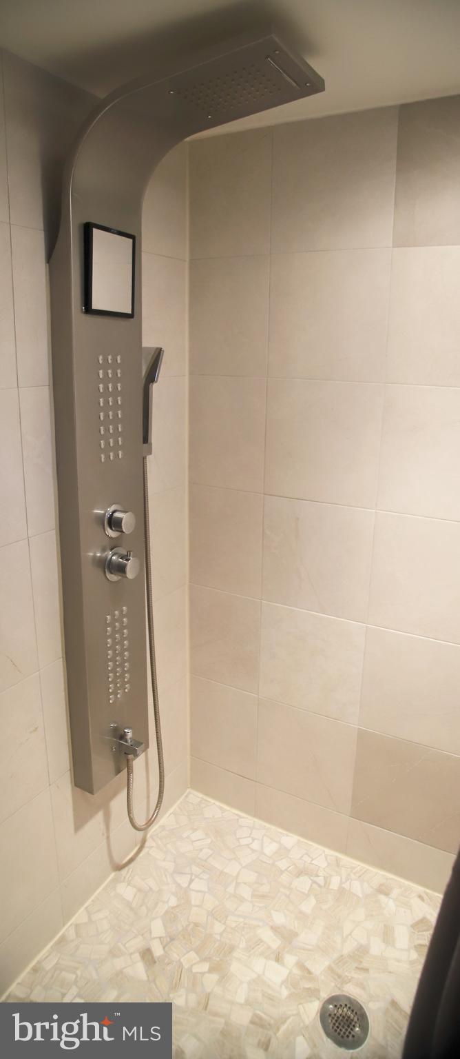 WESTMONT - Residential Lease