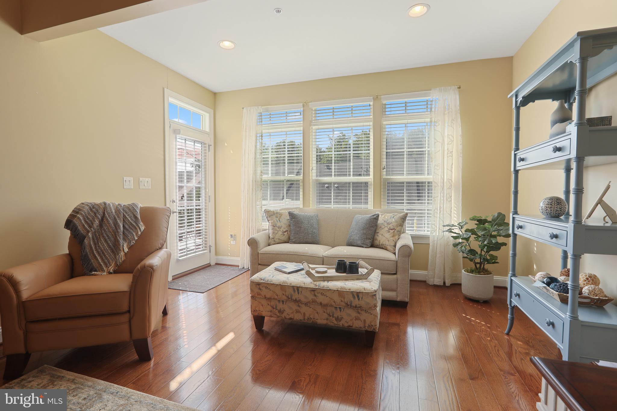 FALLSTON COMMONS - Residential