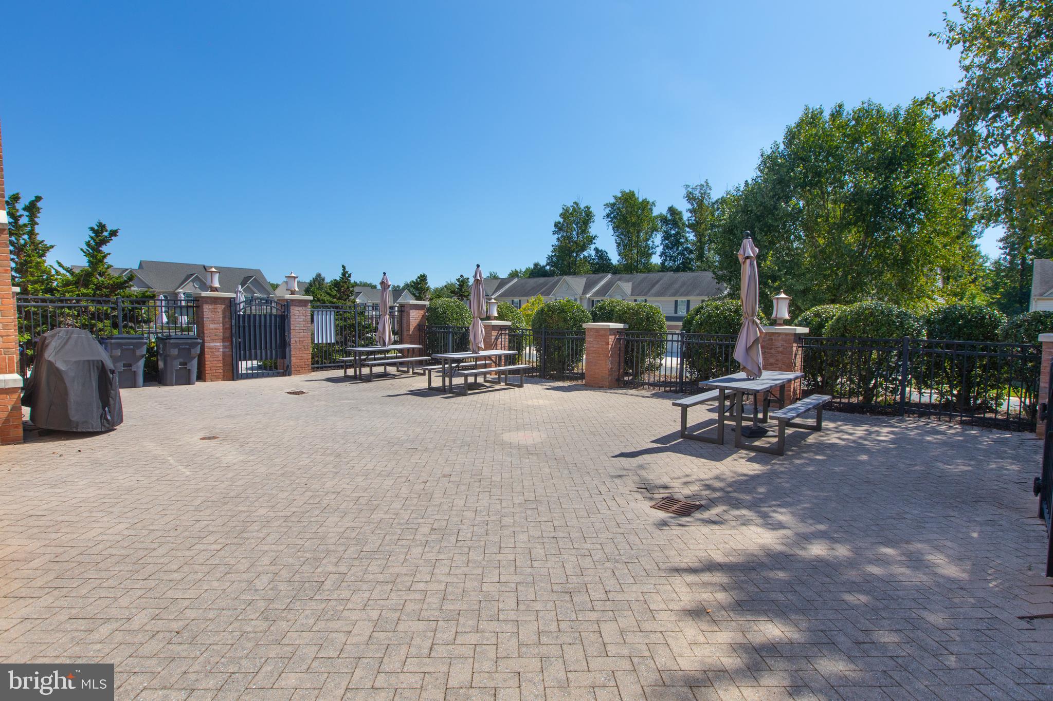 FALLSTON COMMONS - Residential