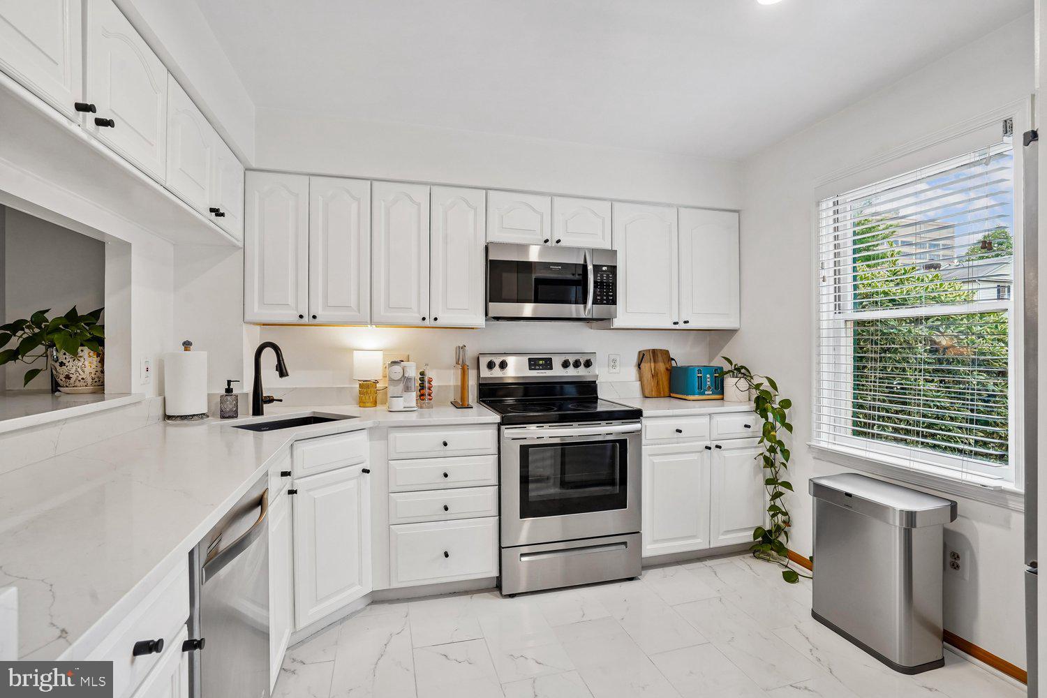 1179 N VERNON STREET